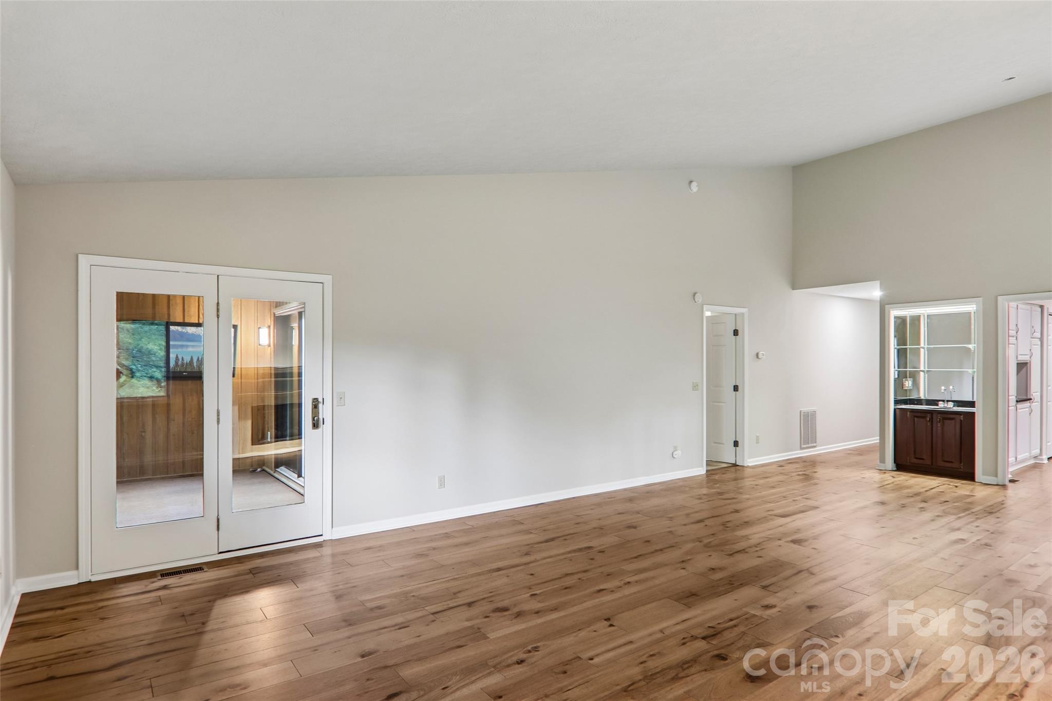 405 Wild Oak Lane Property Photo 12