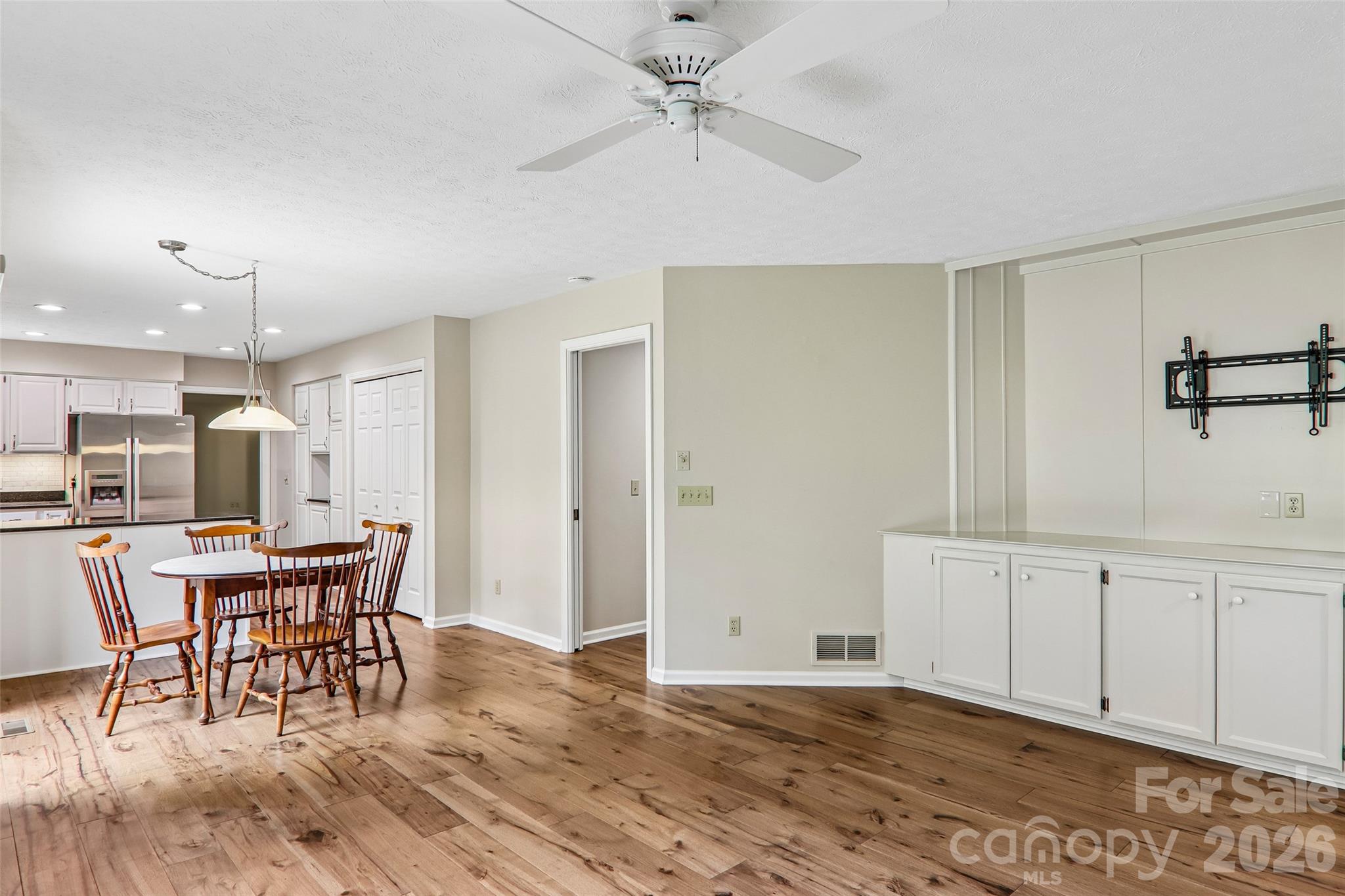 405 Wild Oak Lane Property Photo 22