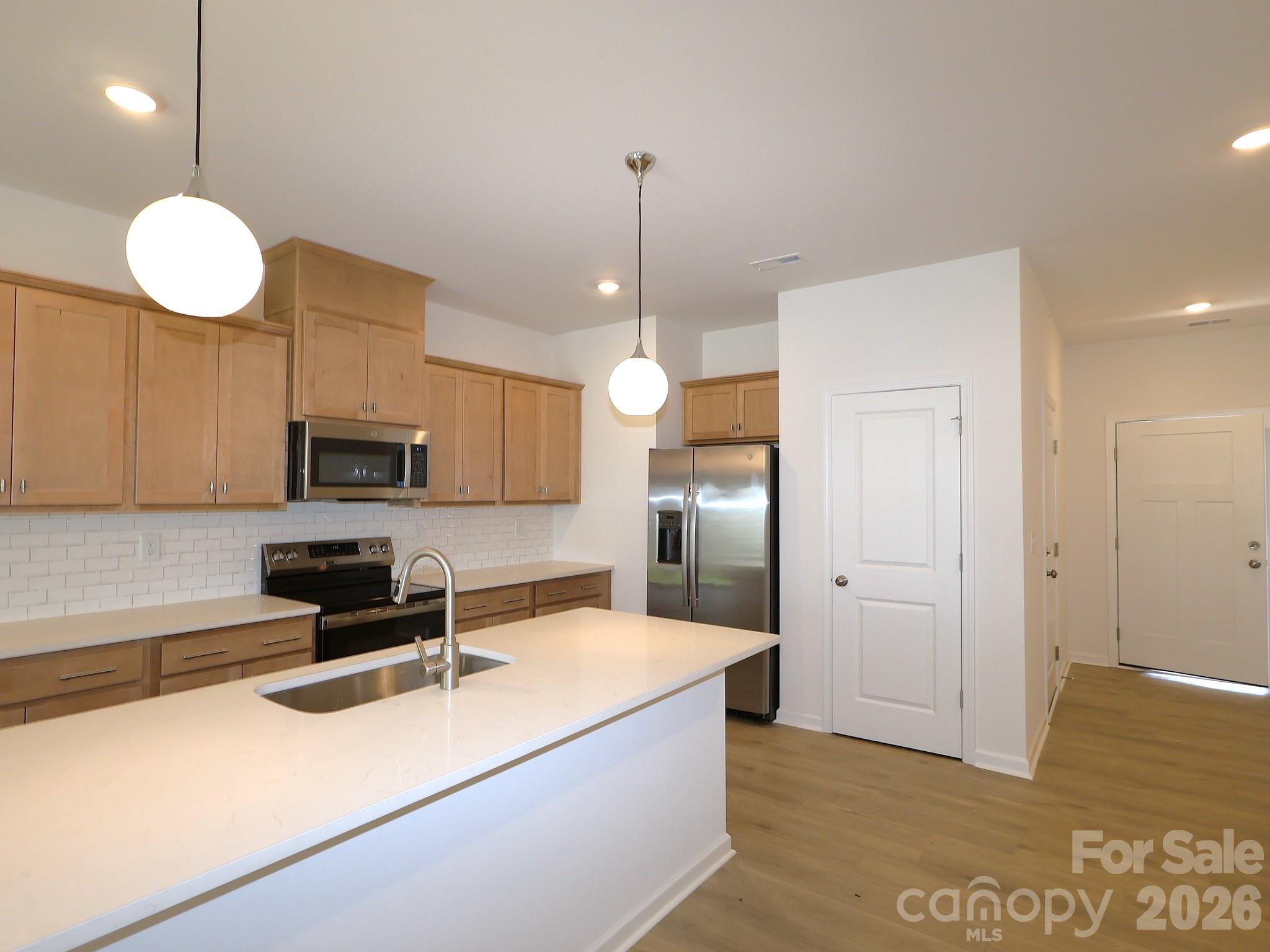 384 Hendley Drive Property Photo 3