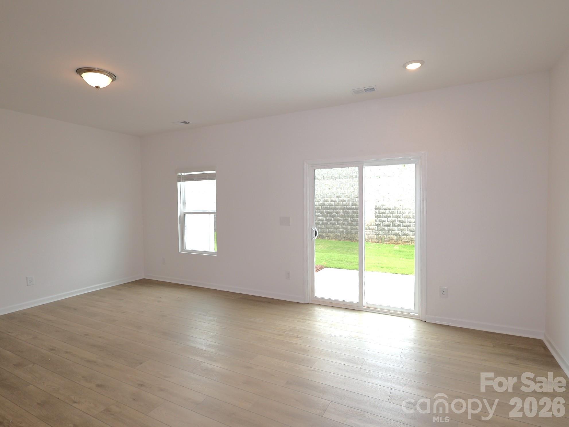 384 Hendley Drive Property Photo 5