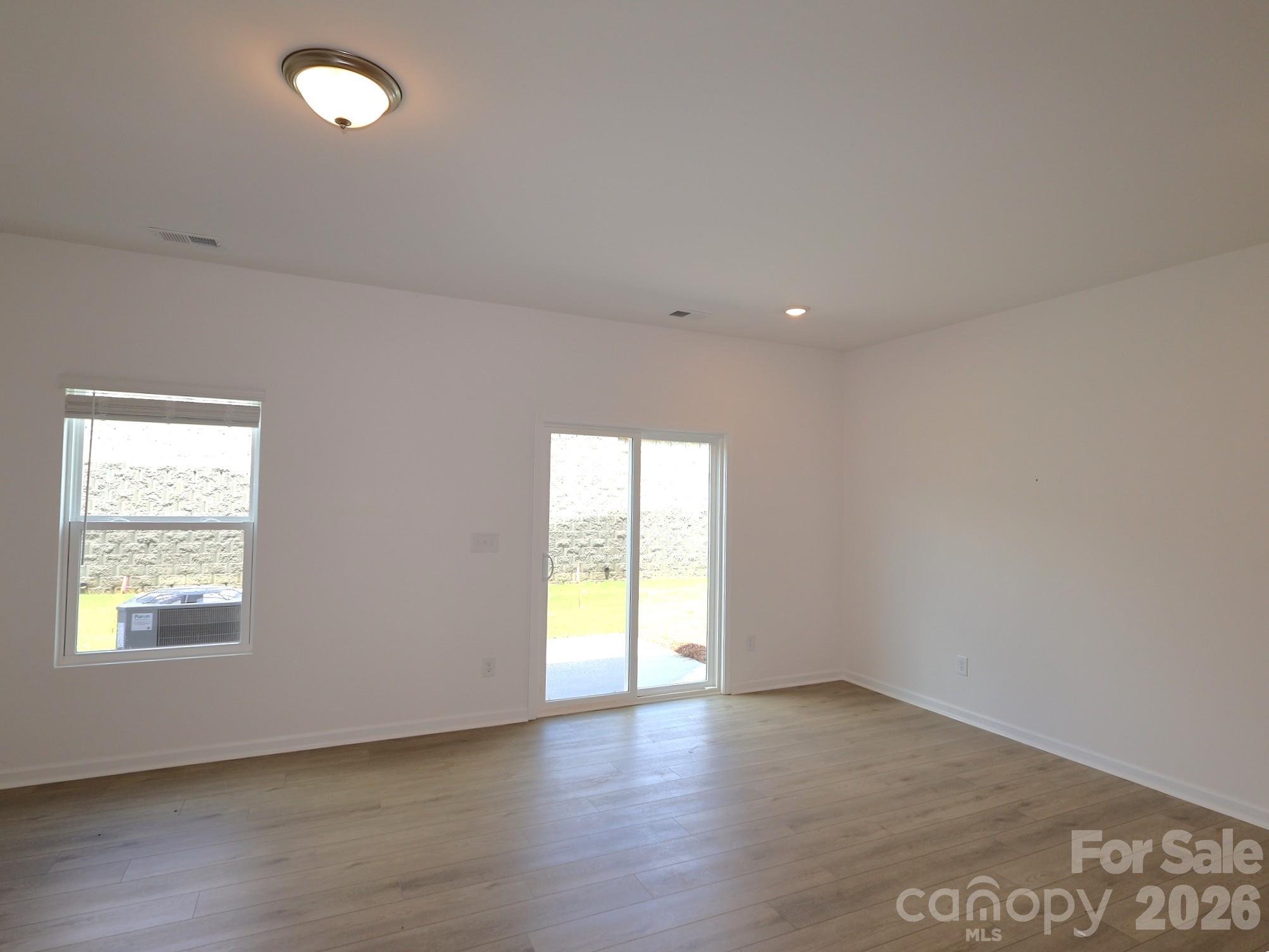 384 Hendley Drive Property Photo 6
