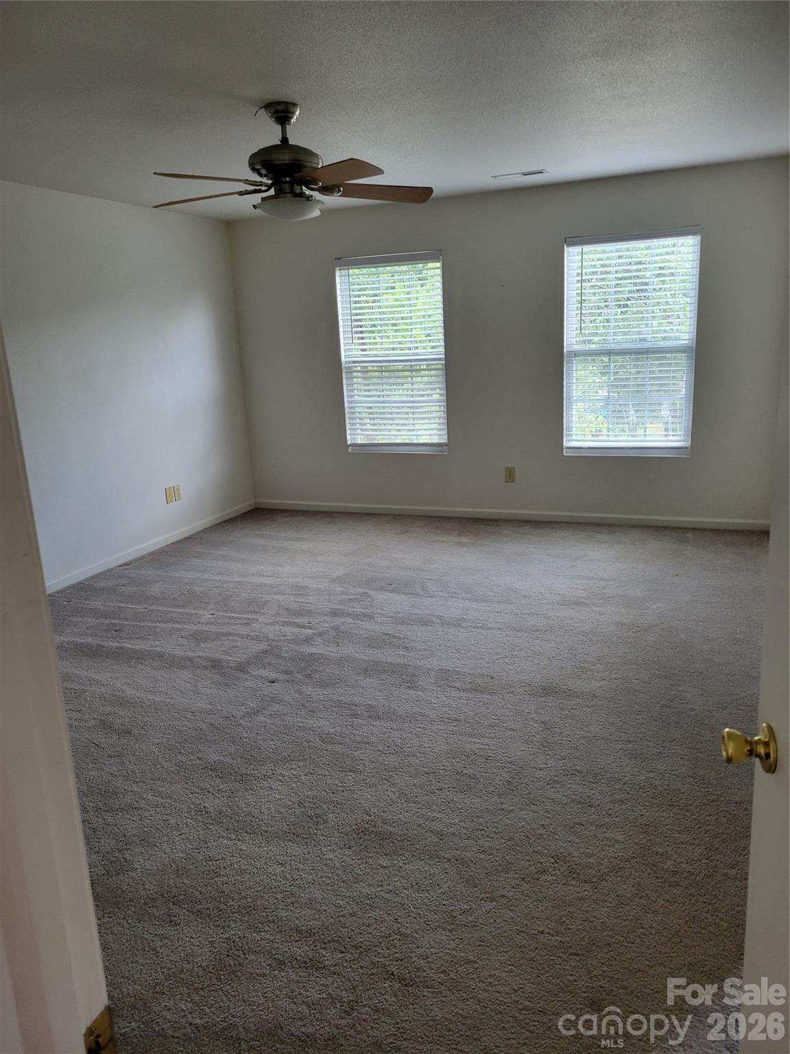 806 Sinclair Drive Property Photo 4