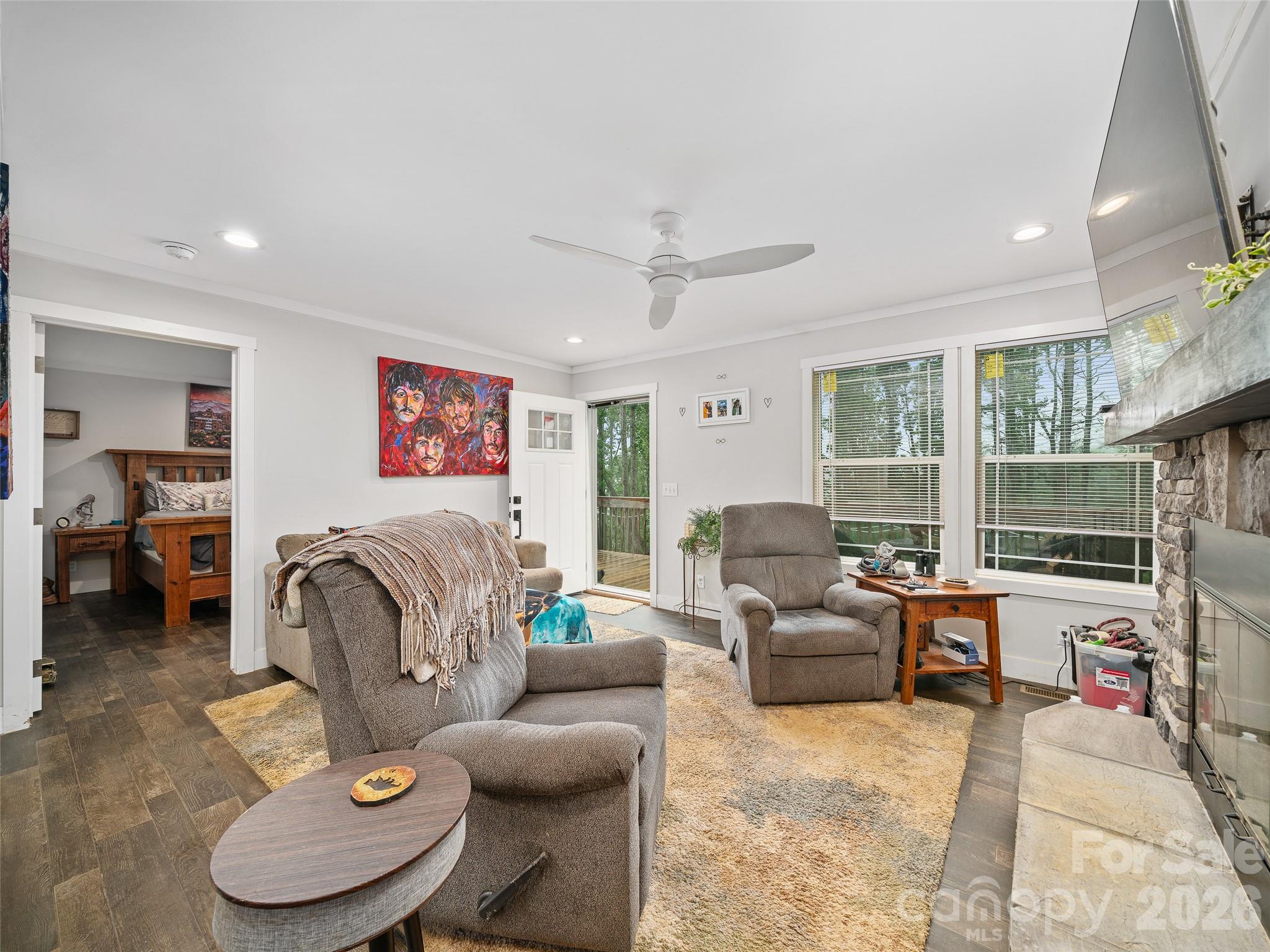 86 Jarrett Drive Property Photo 6