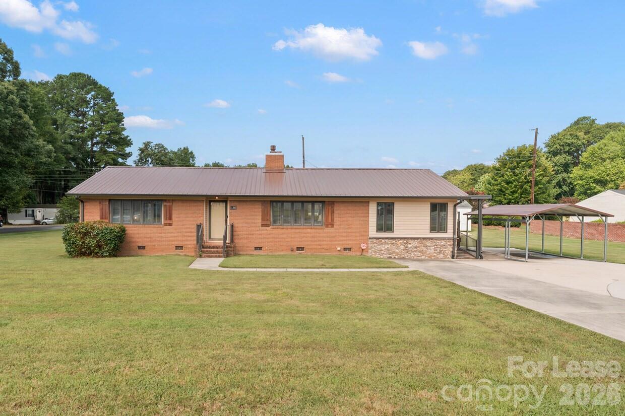 128 Killian Farm Road Property Photo 3