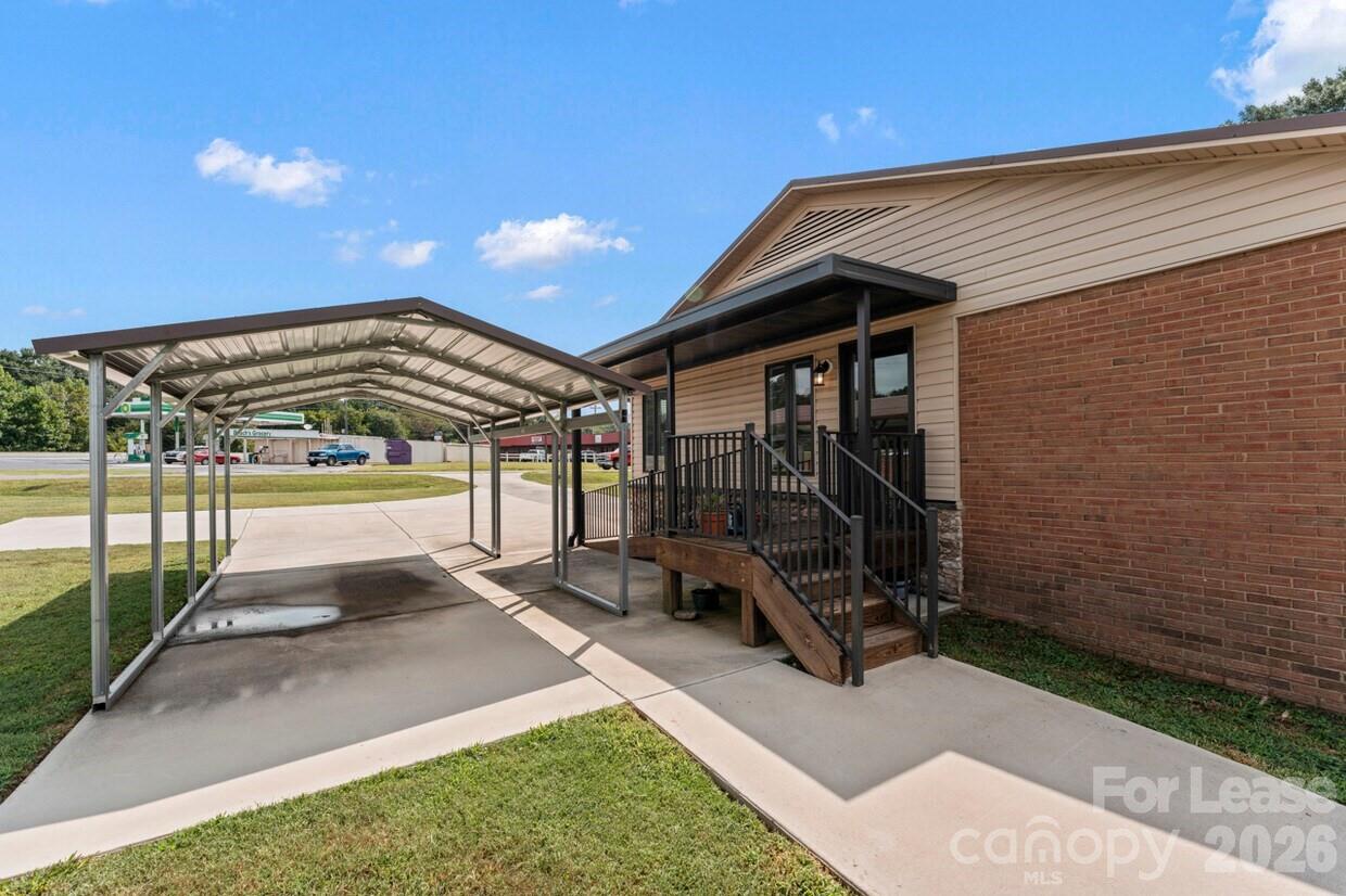 128 Killian Farm Road Property Photo 13