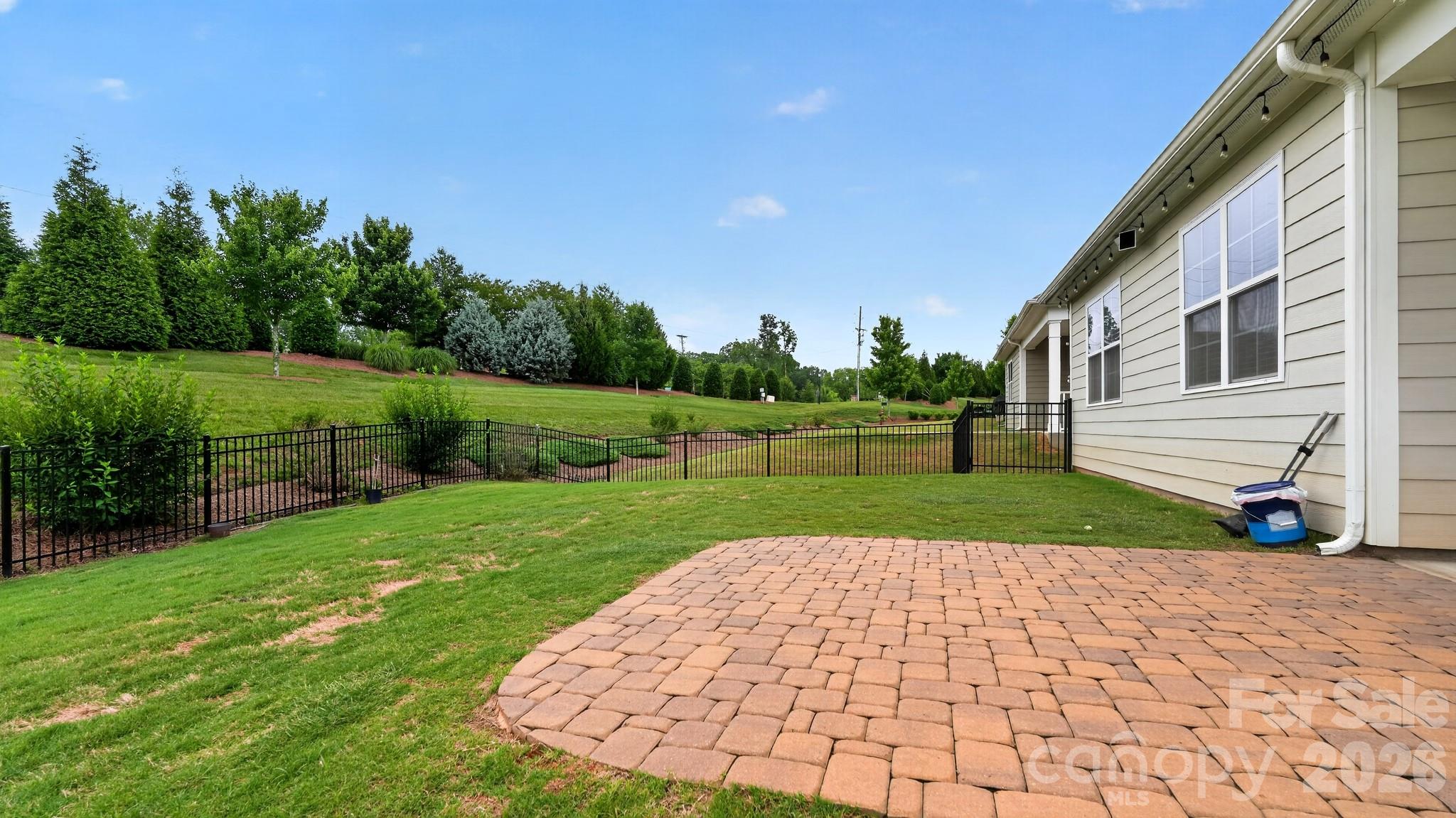 390 Secretariat Drive Property Photo 28
