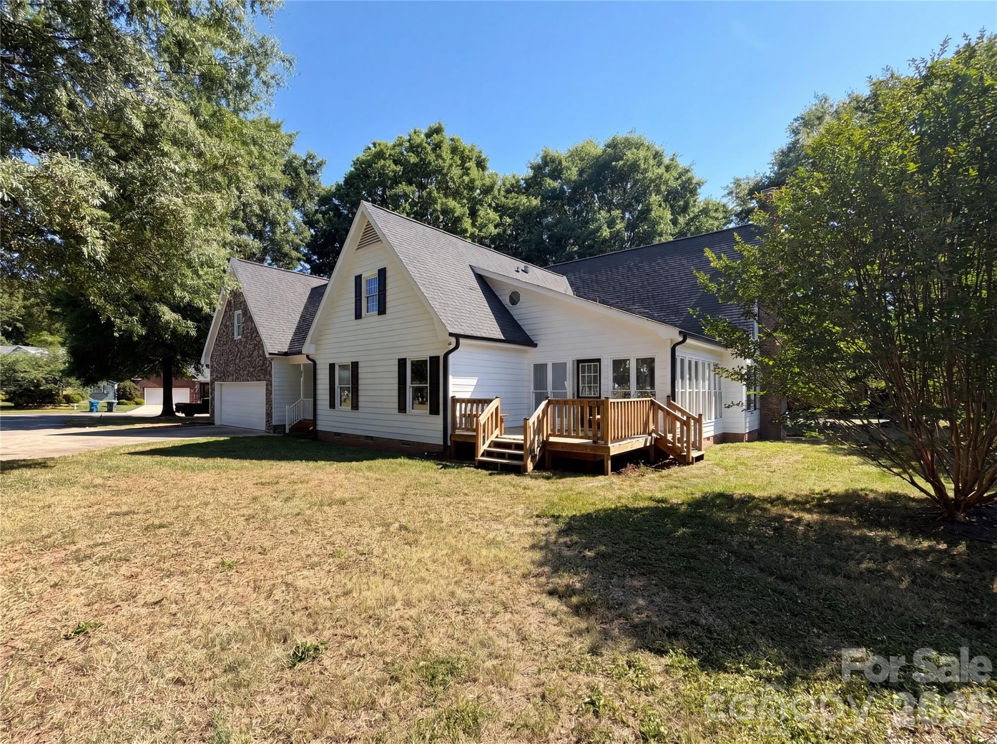 103 Hampshire Court Property Photo 19