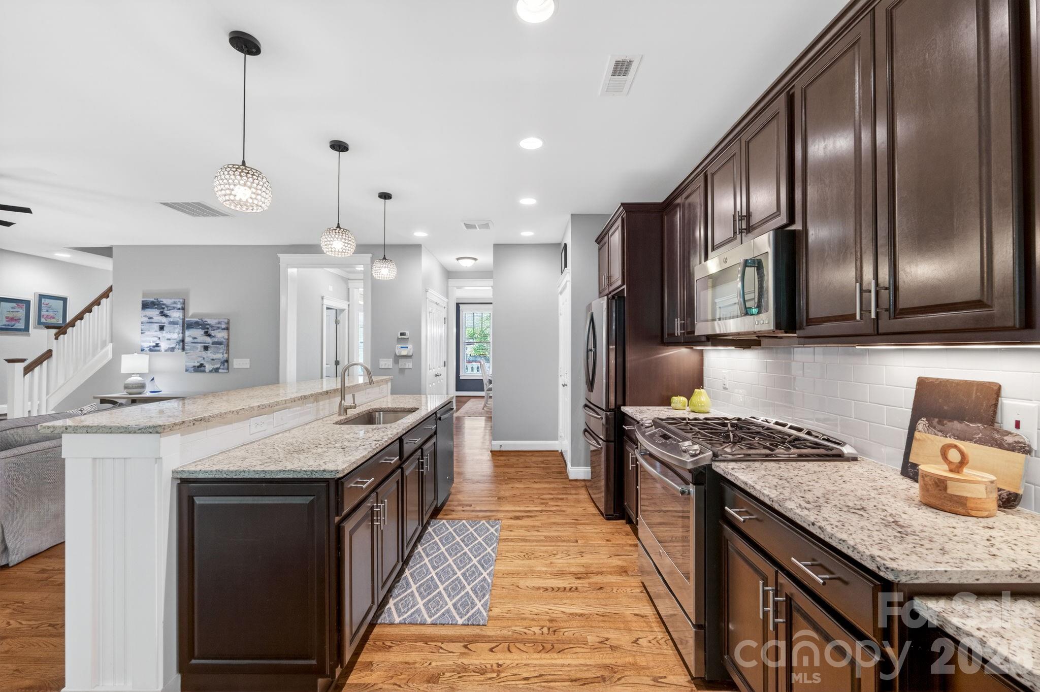 809 Elswick Court Property Photo 8