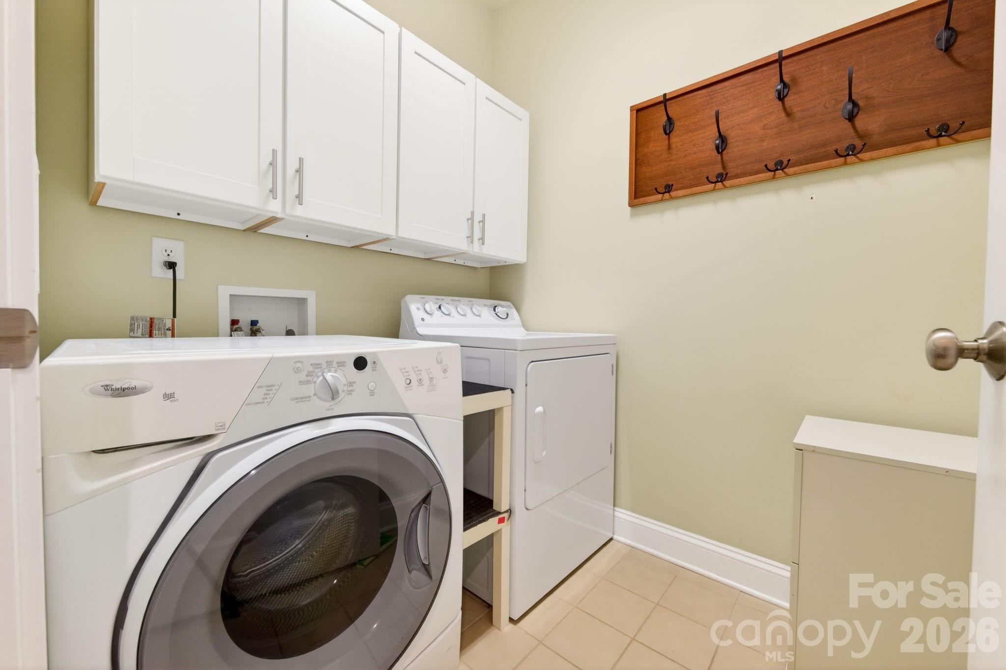 809 Elswick Court Property Photo 33