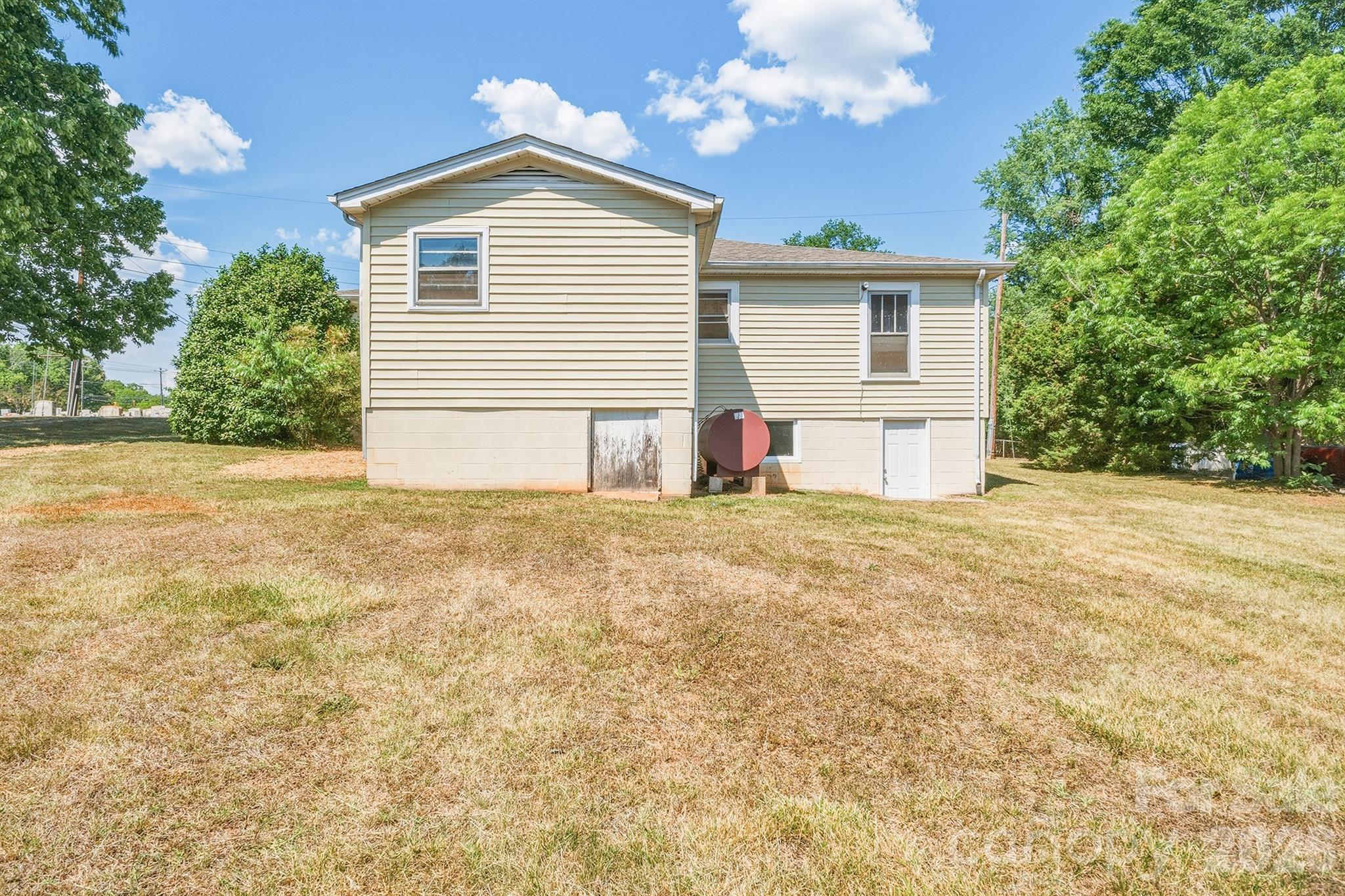2308 11th Avenue Property Photo 4