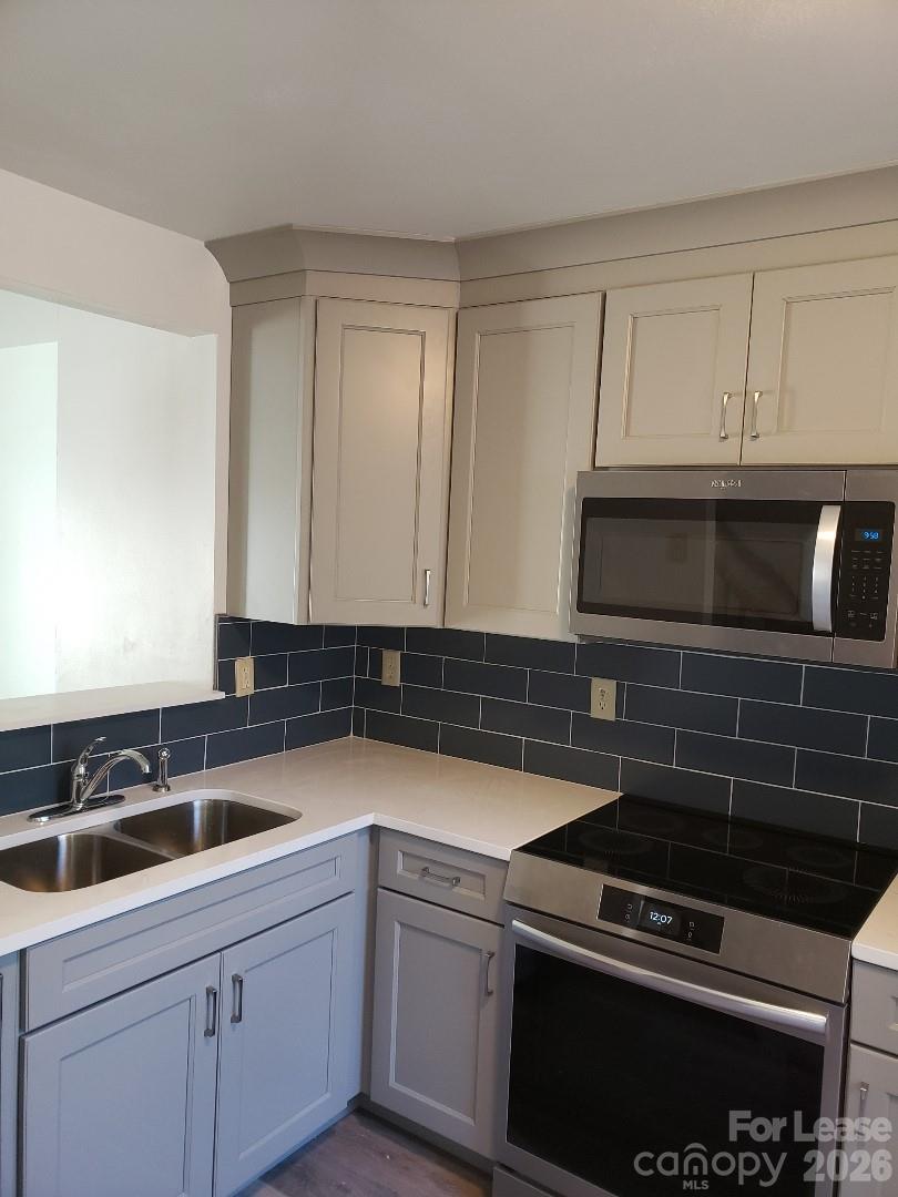 2830 Hosta Drive Property Photo 3
