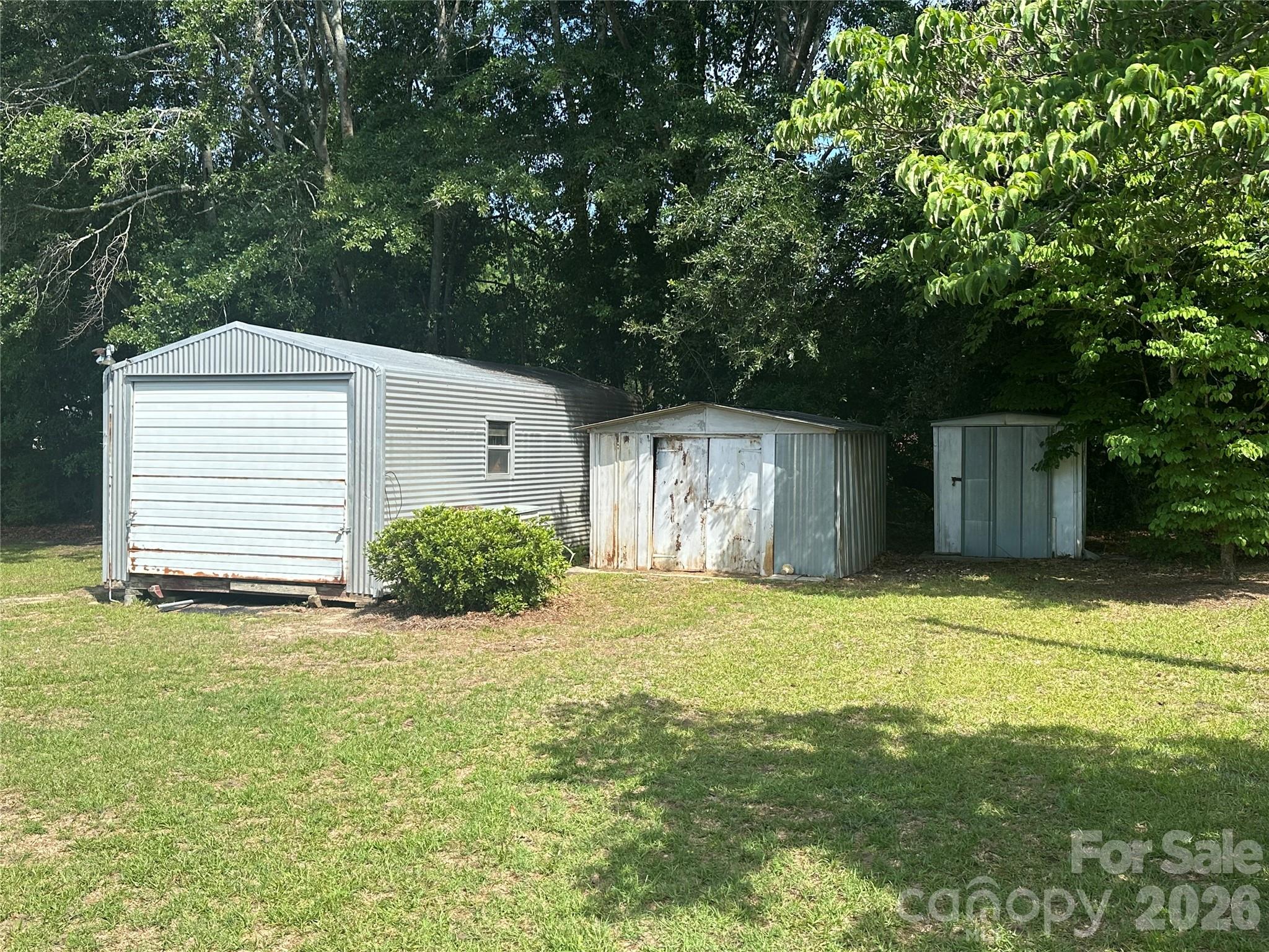 419 E Pigg Street Property Photo 4