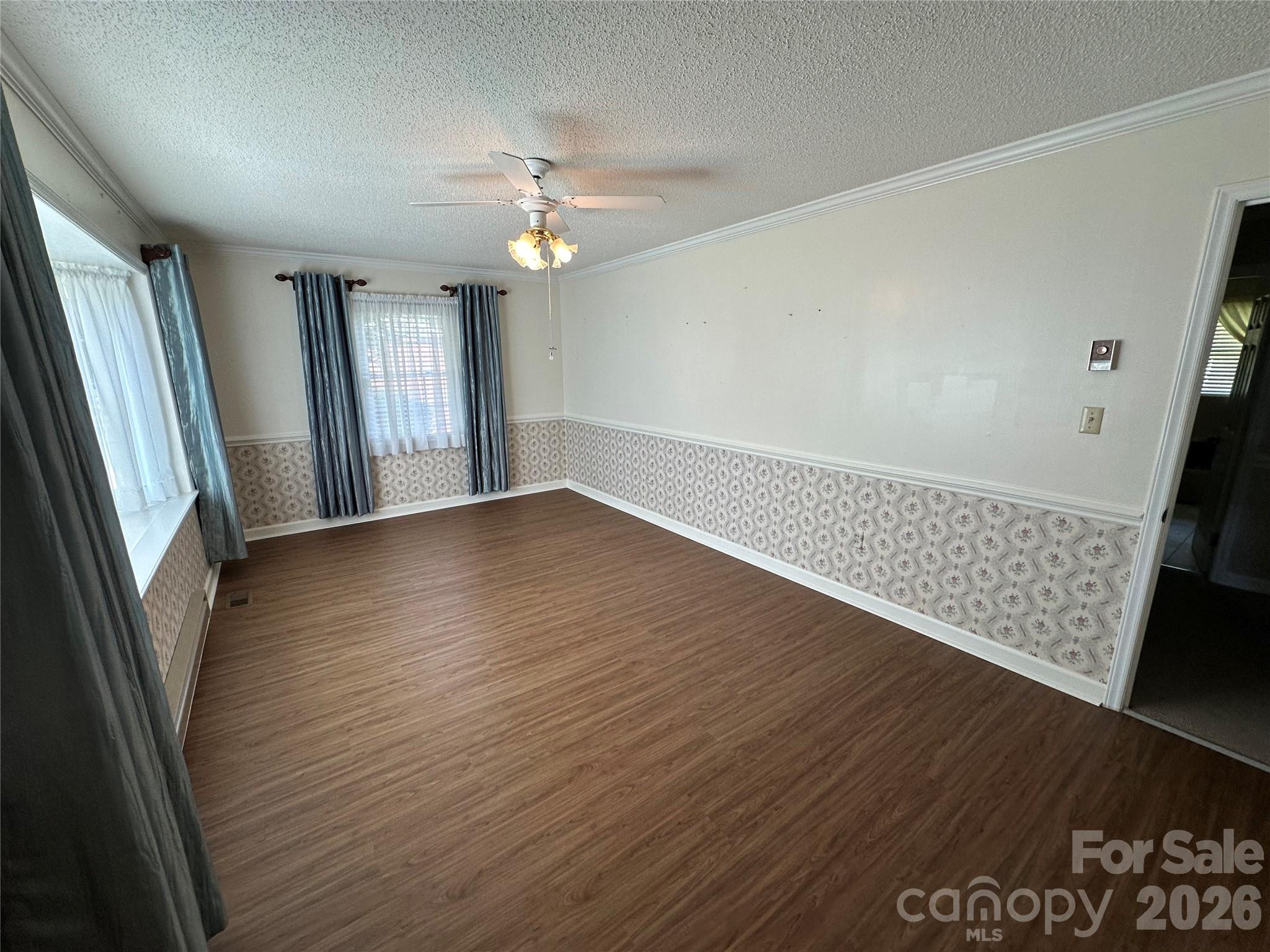 419 E Pigg Street Property Photo 6