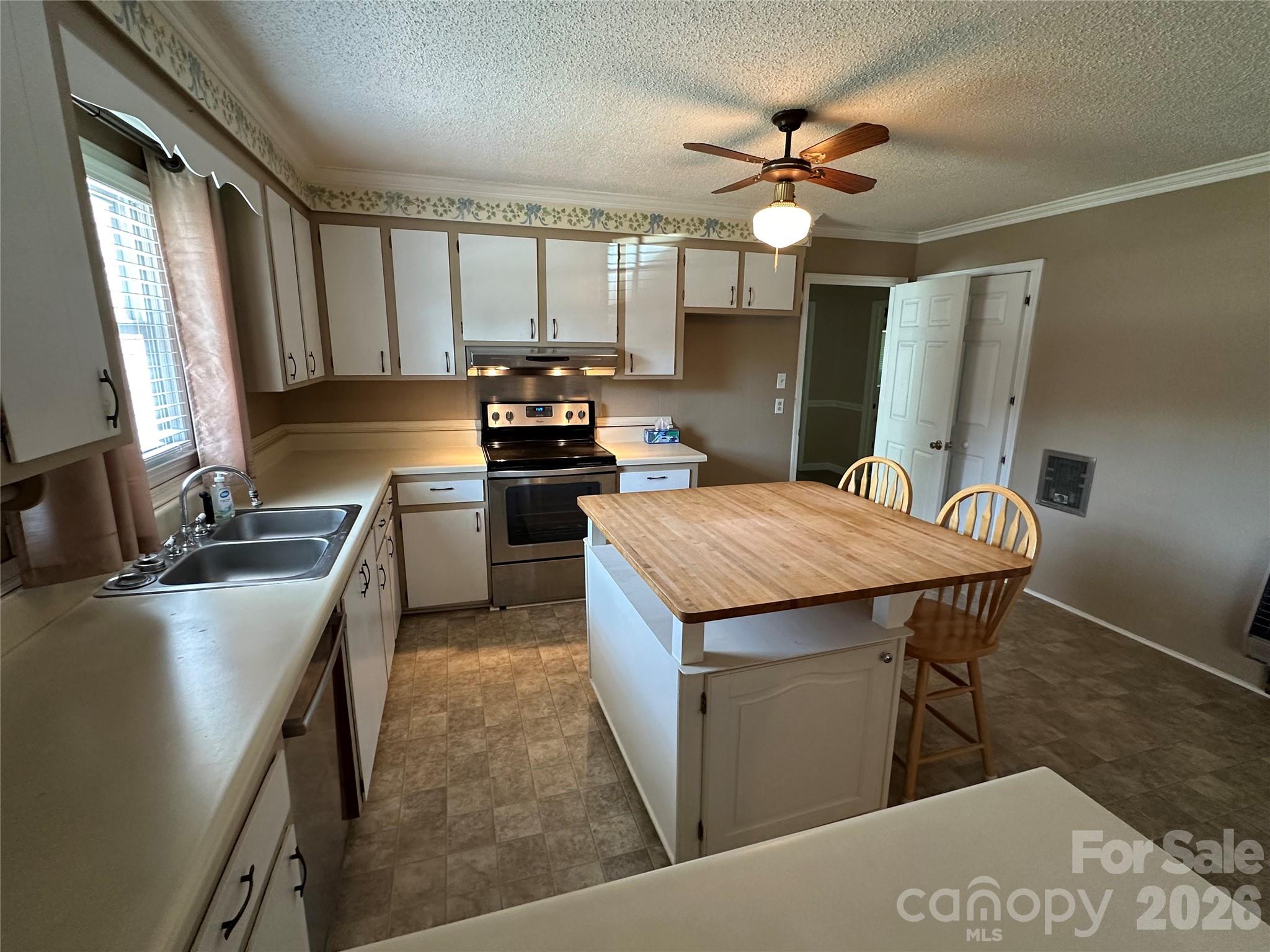 419 E Pigg Street Property Photo 10