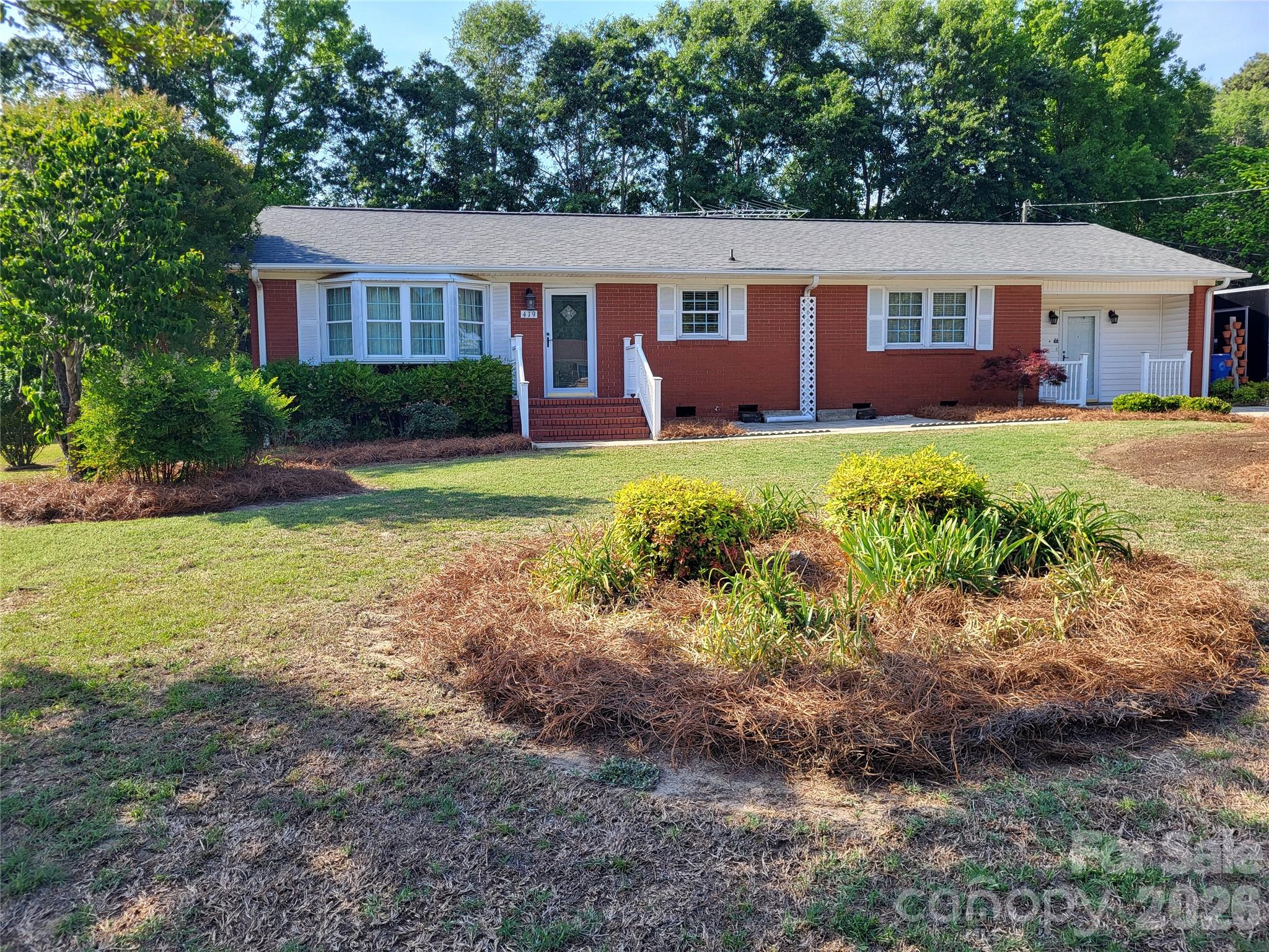 419 E Pigg Street Property Photo 19