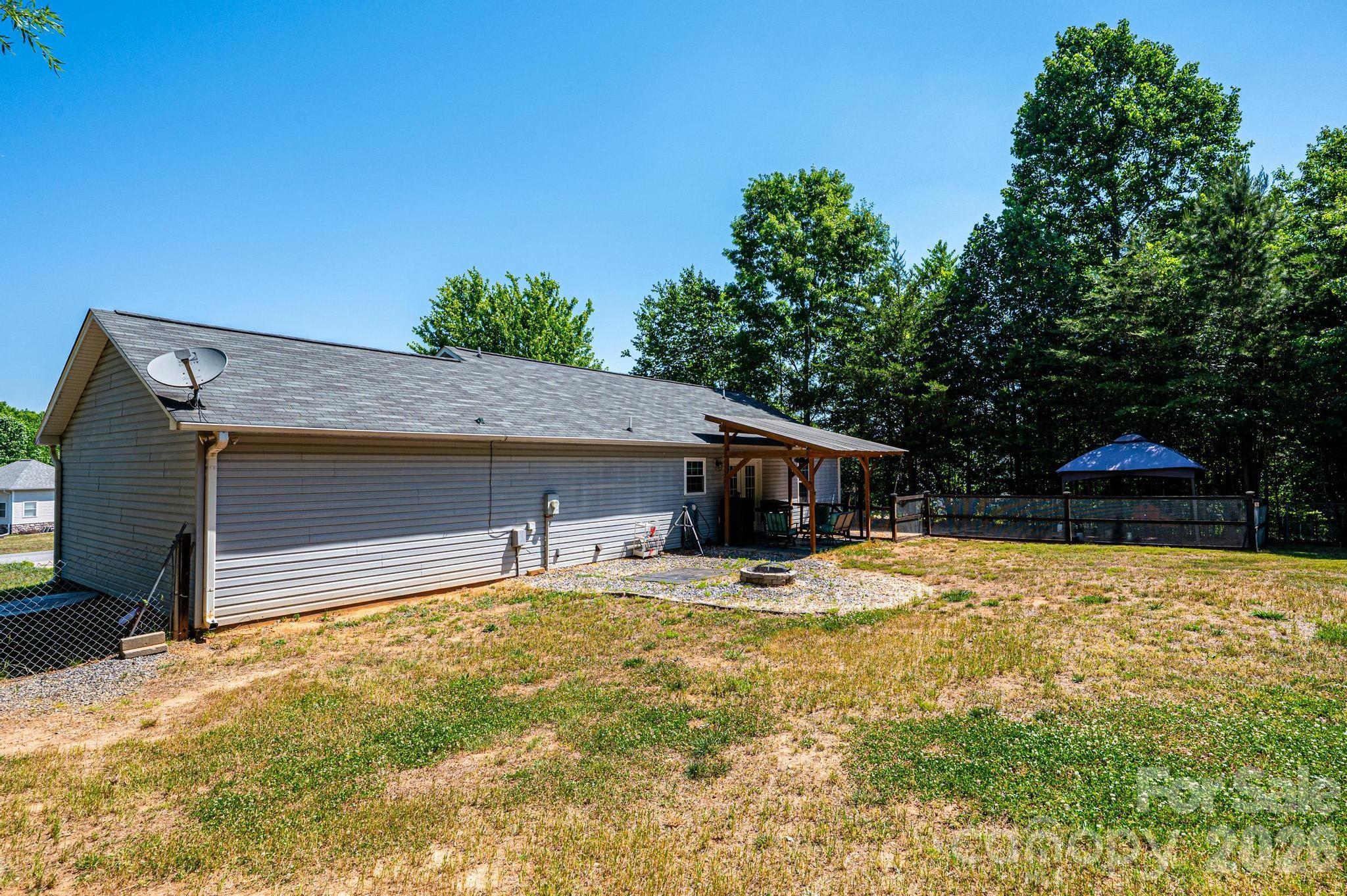 205 Winding Cedar Drive Property Photo 9