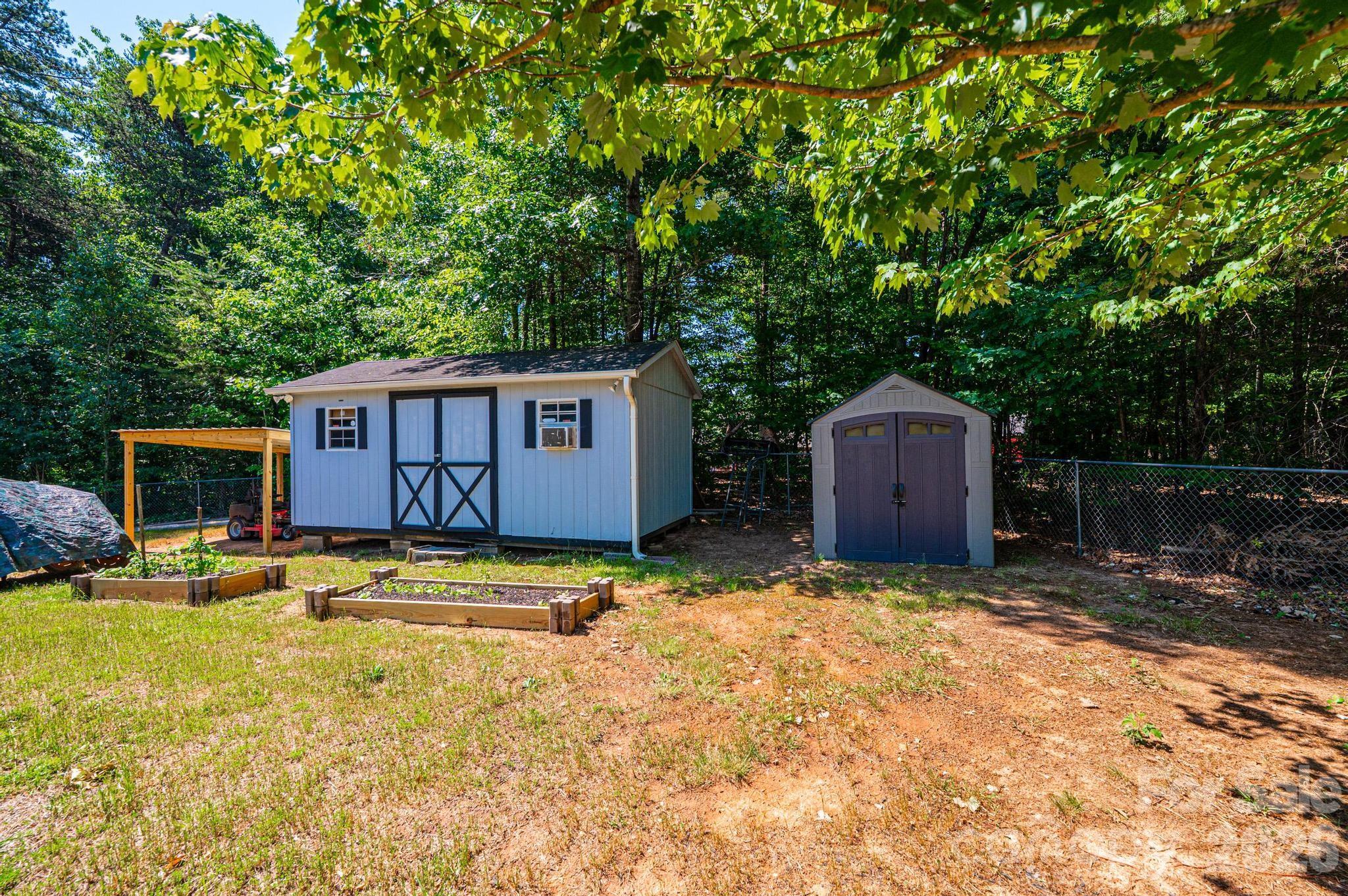 205 Winding Cedar Drive Property Photo 10