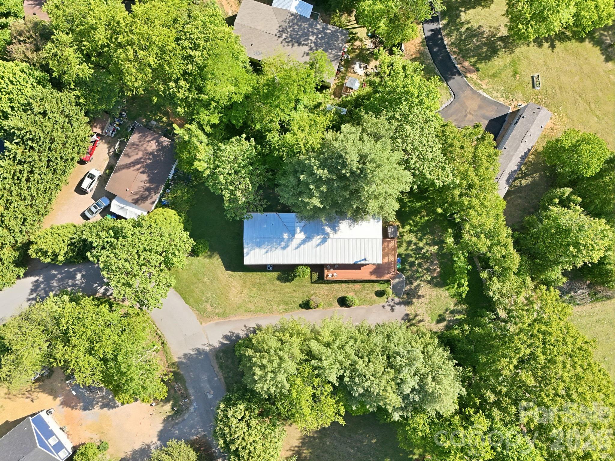 118 Heather Drive Property Photo 3