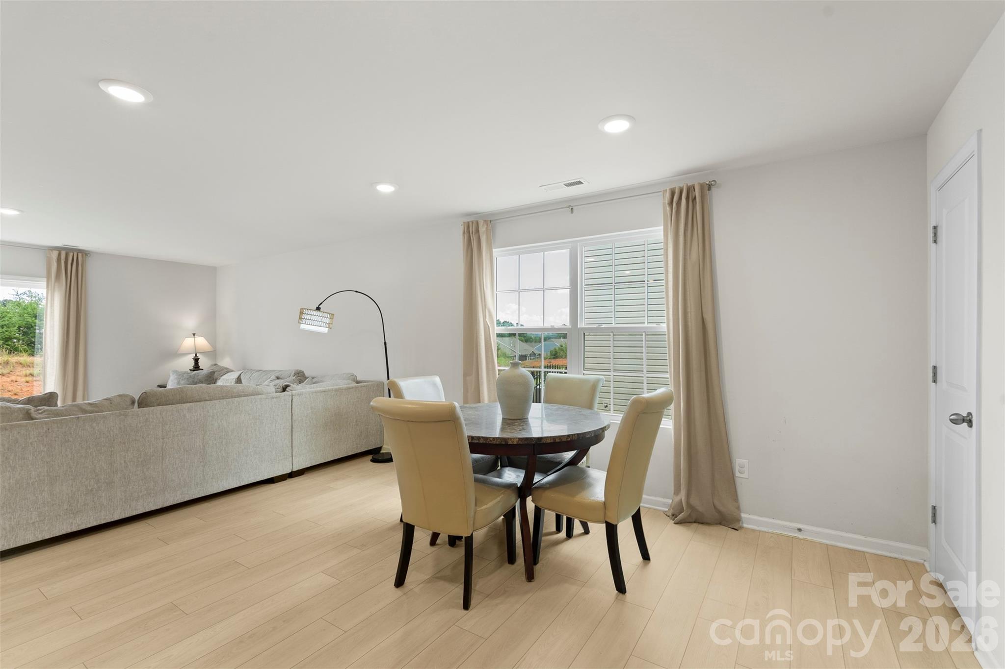 196 Brentwood Drive Property Photo 12