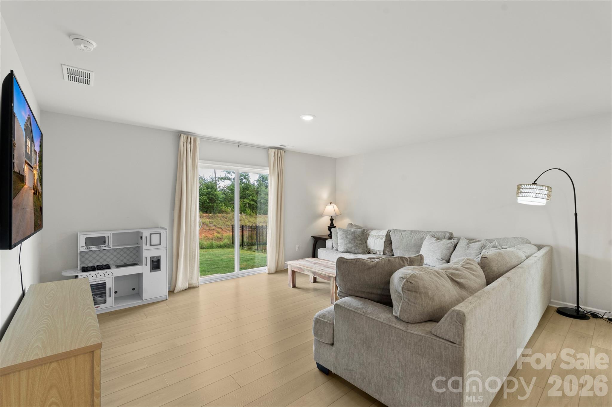196 Brentwood Drive Property Photo 15