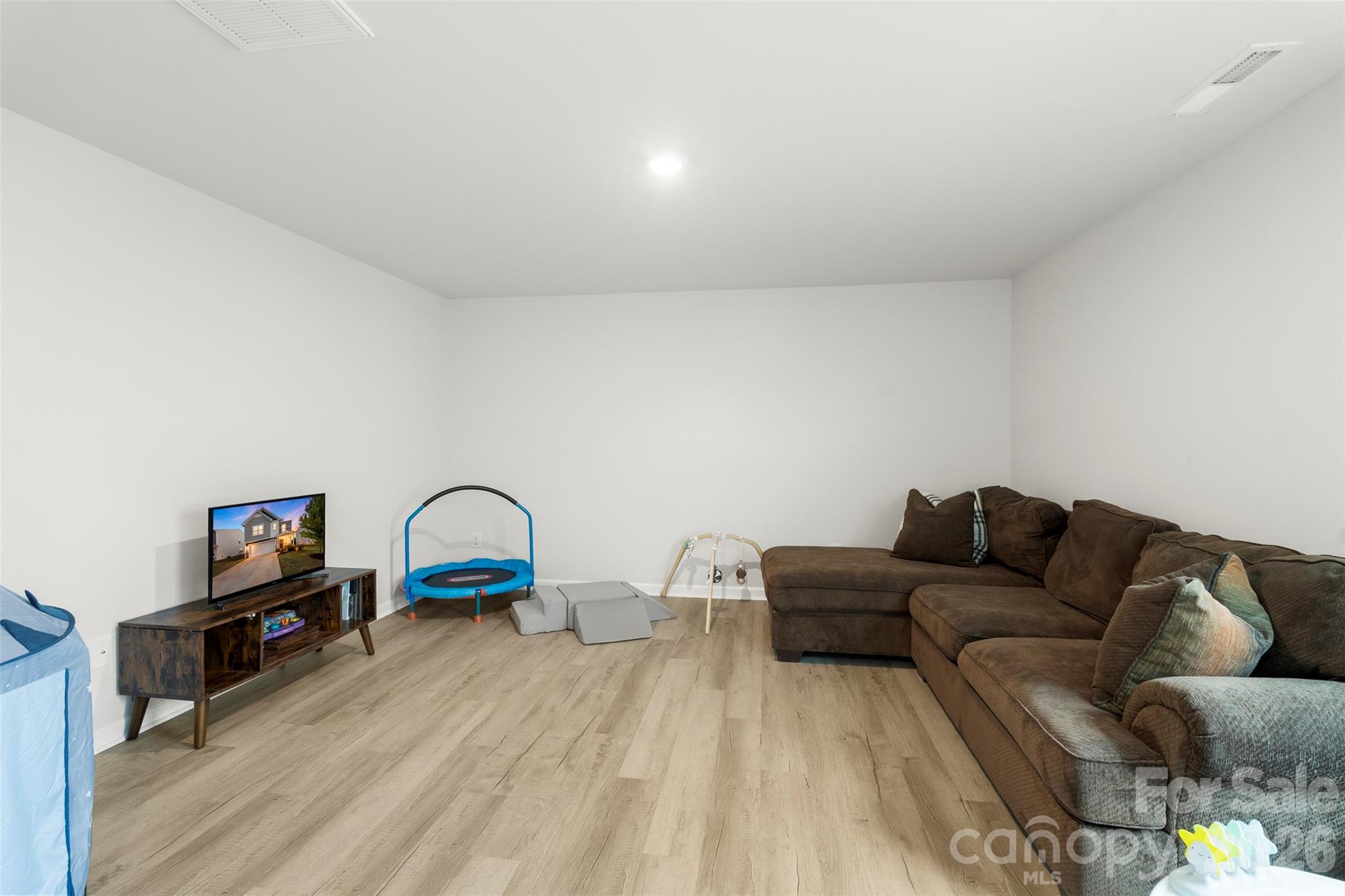 196 Brentwood Drive Property Photo 27