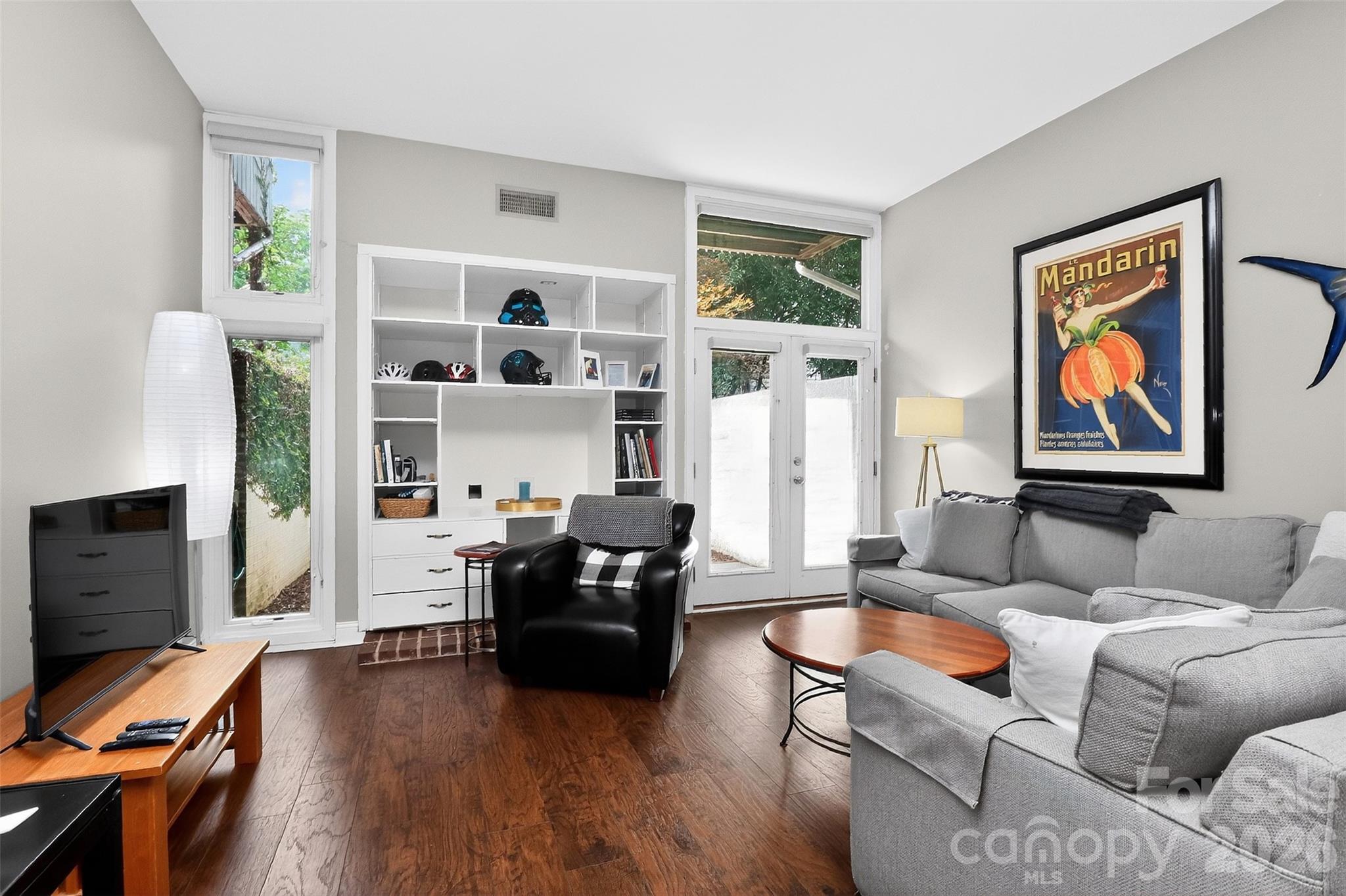 432 E Park Avenue C Property Photo 6