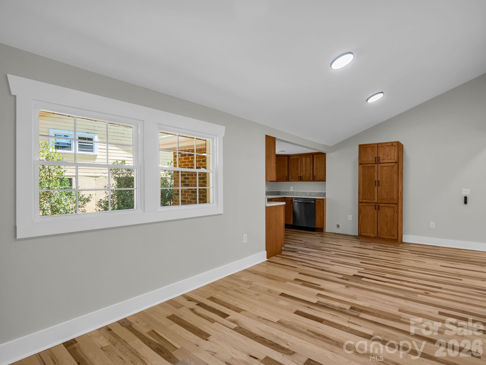 5923 N Highway 14 Highway Property Photo 8