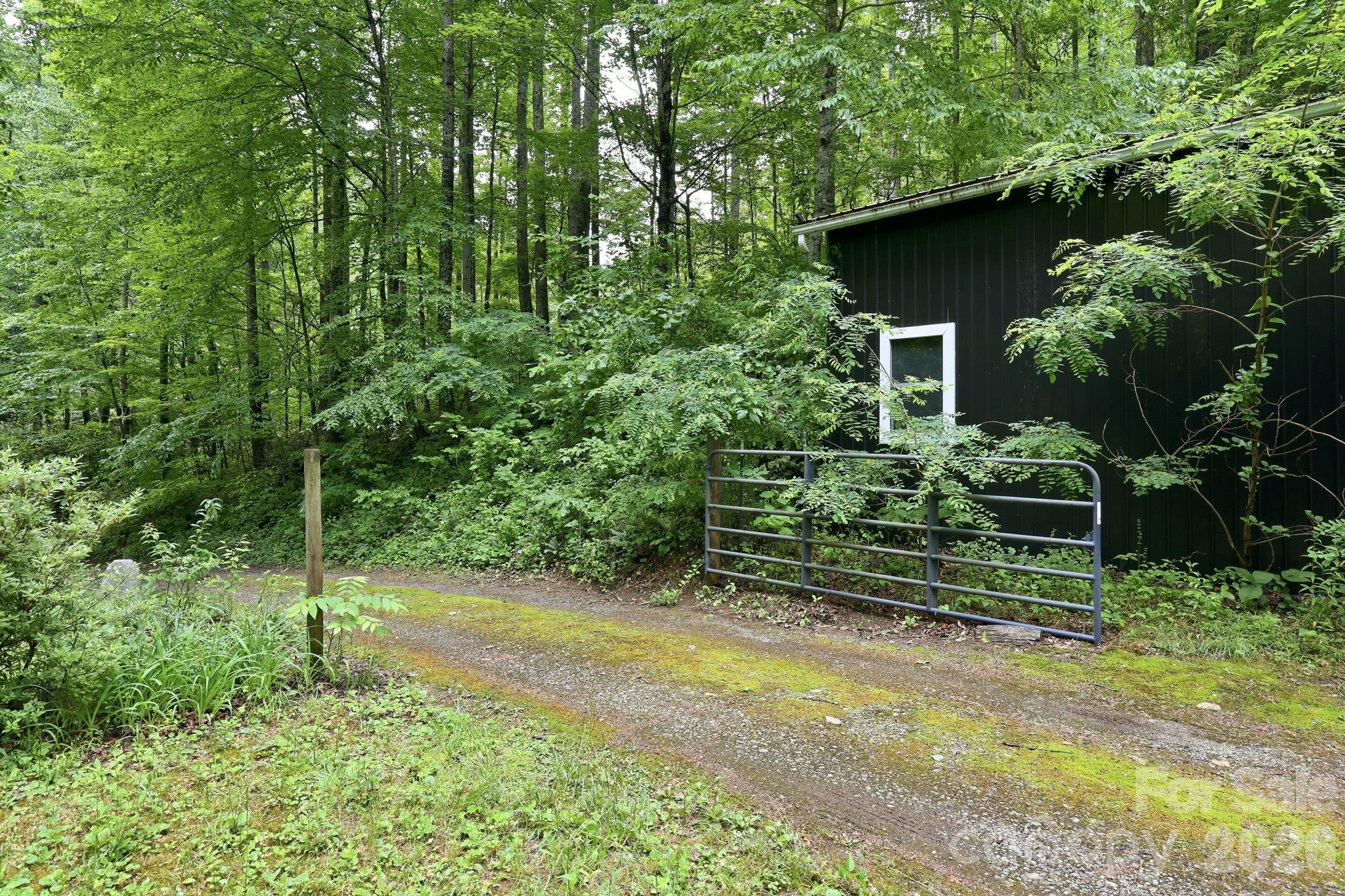 182 Saw Branch Road Property Photo 31