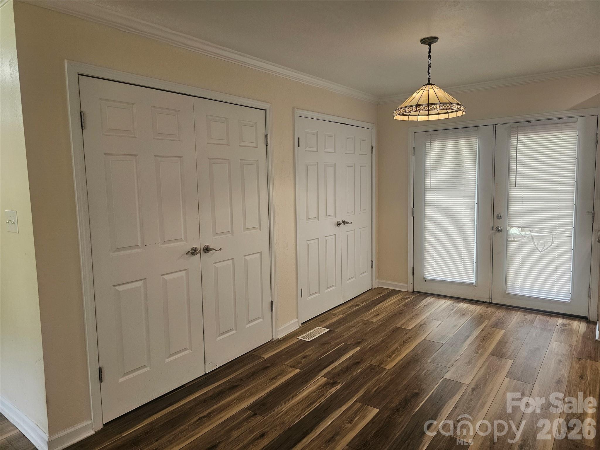 218 Hall Street Property Photo 6