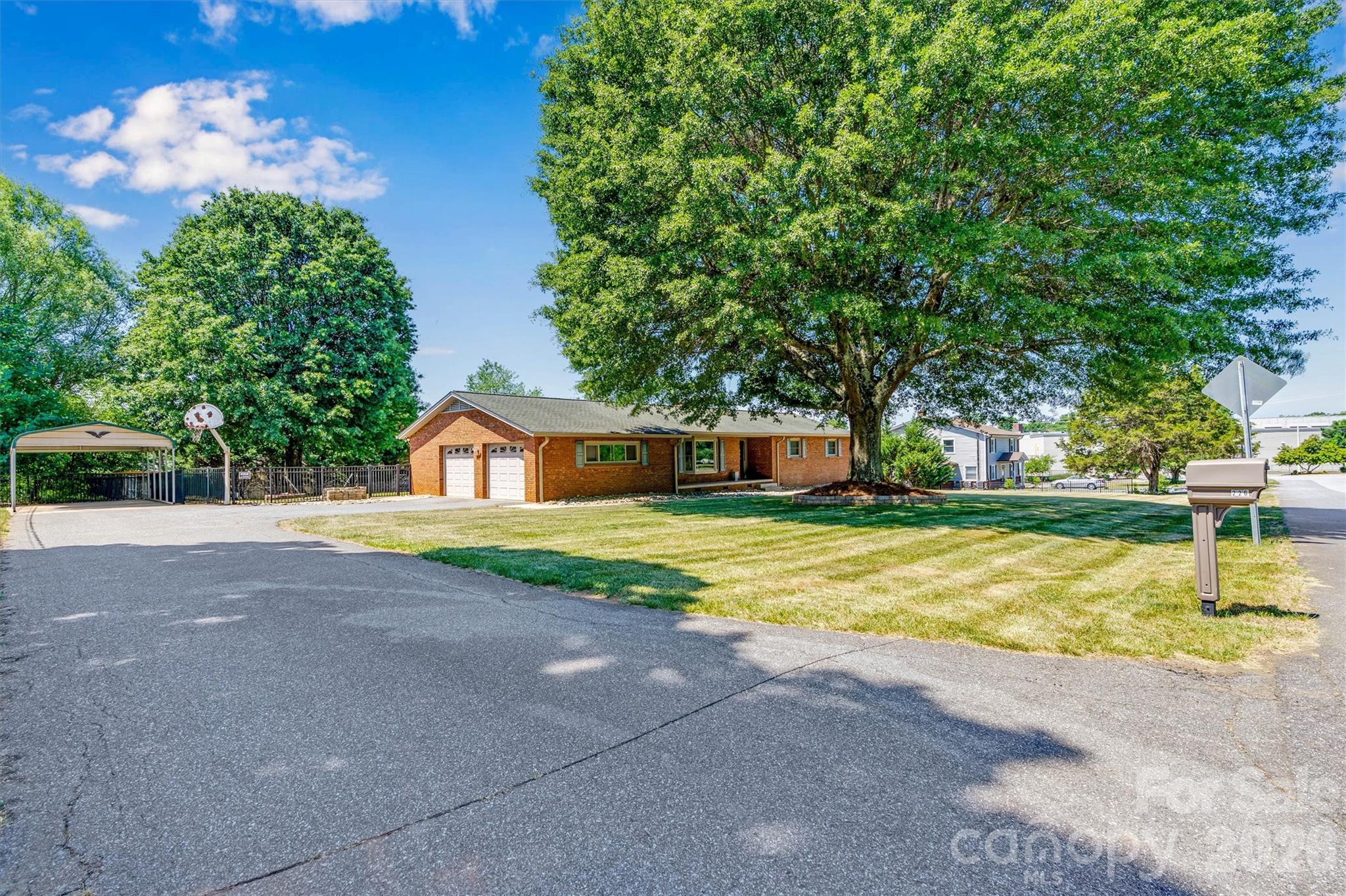226 28th Avenue Place Property Photo 3