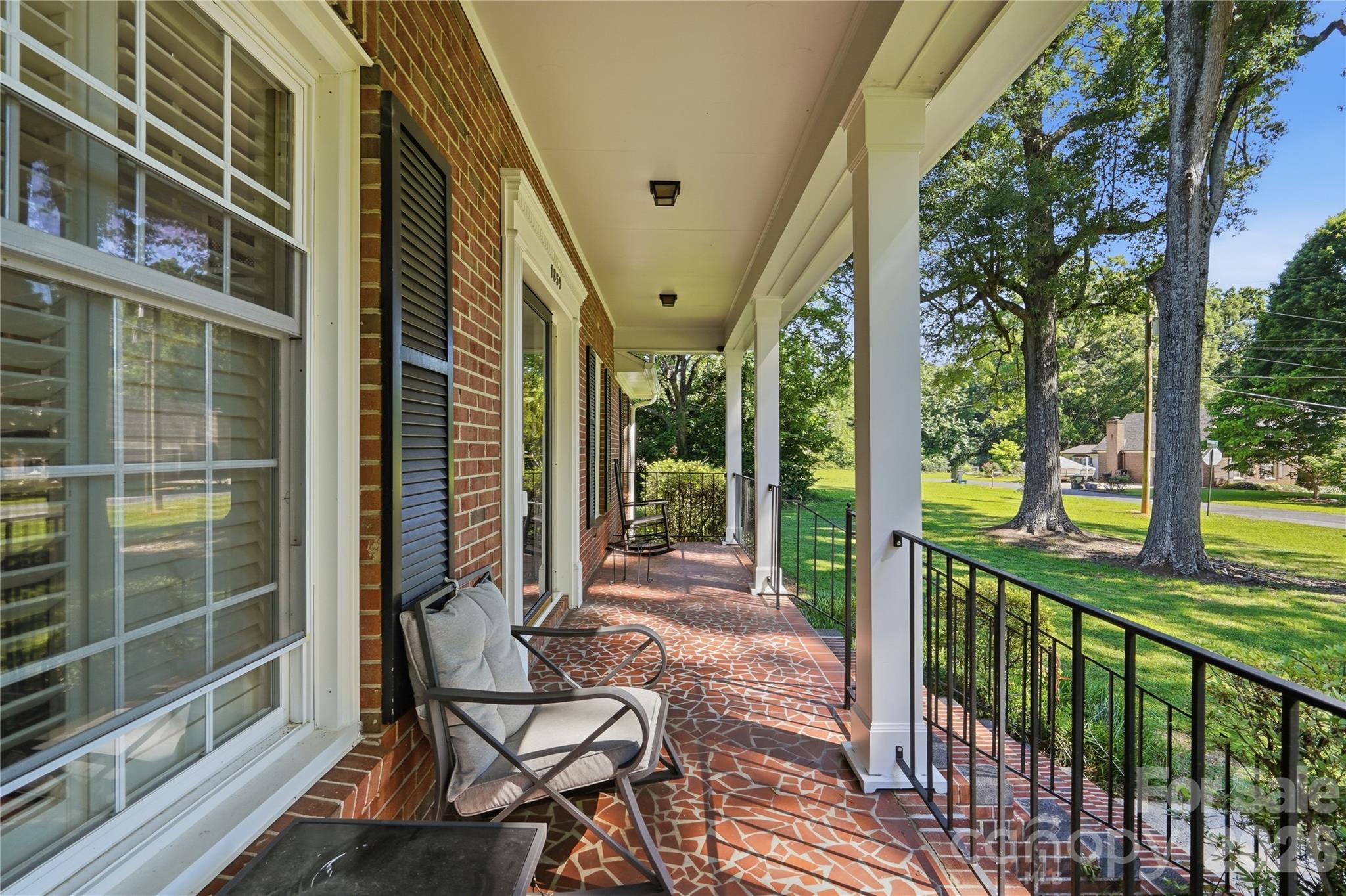 1859 Selma Street Property Photo 5