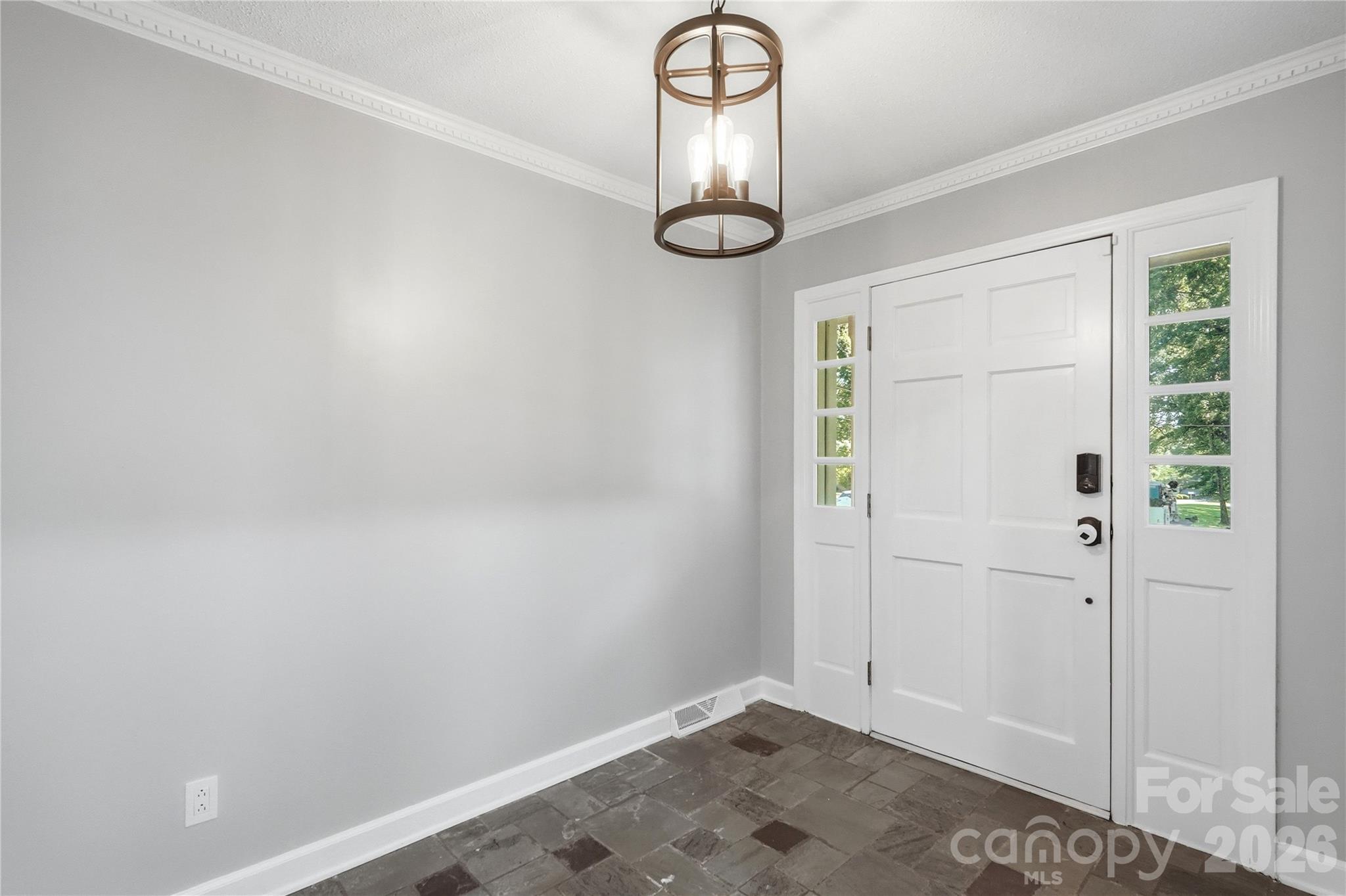 1859 Selma Street Property Photo 6