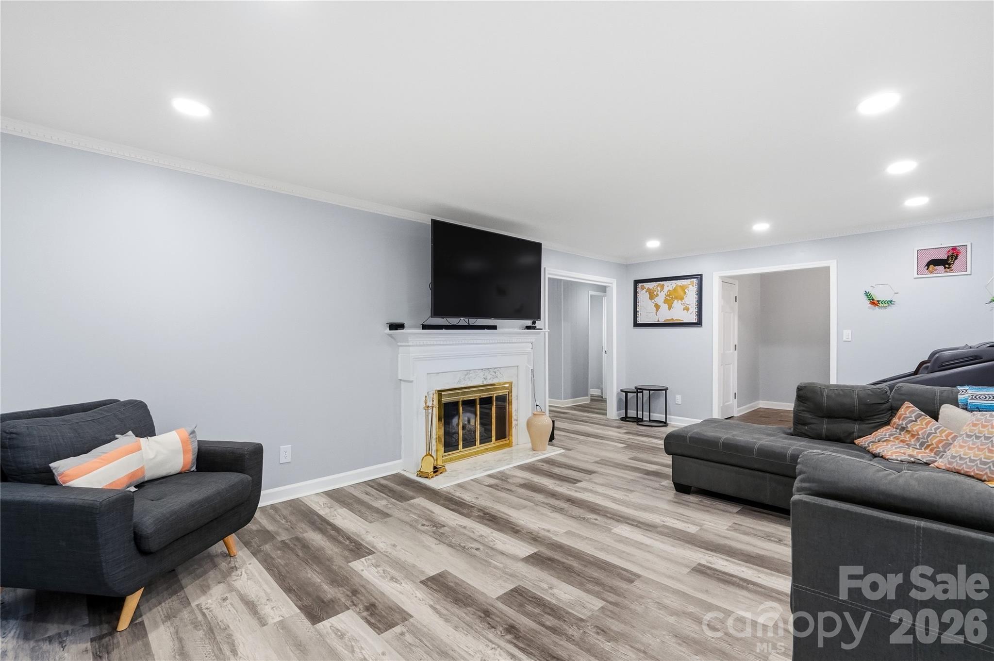 1859 Selma Street Property Photo 7