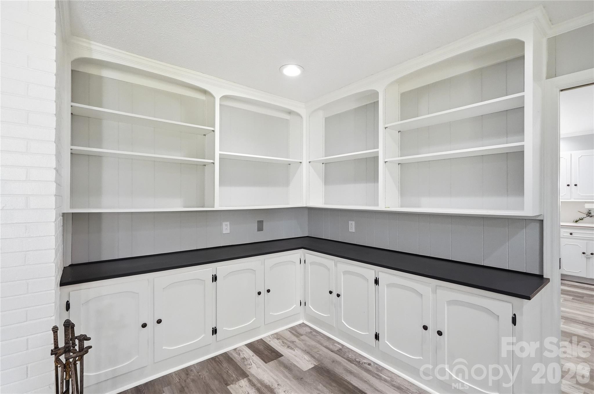 1859 Selma Street Property Photo 12