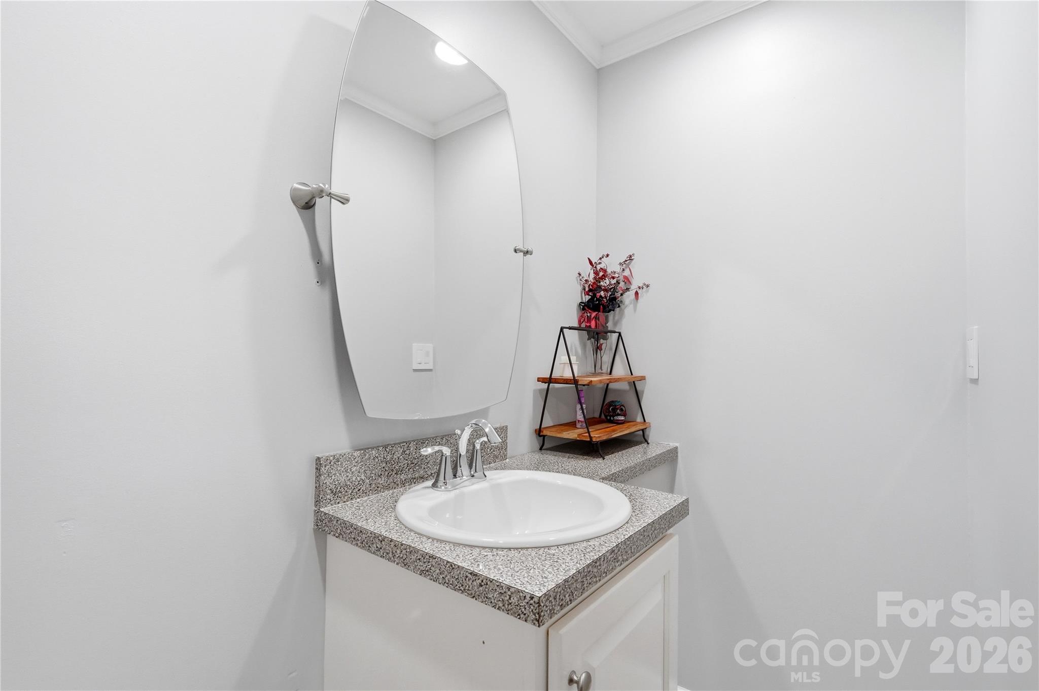 1859 Selma Street Property Photo 18