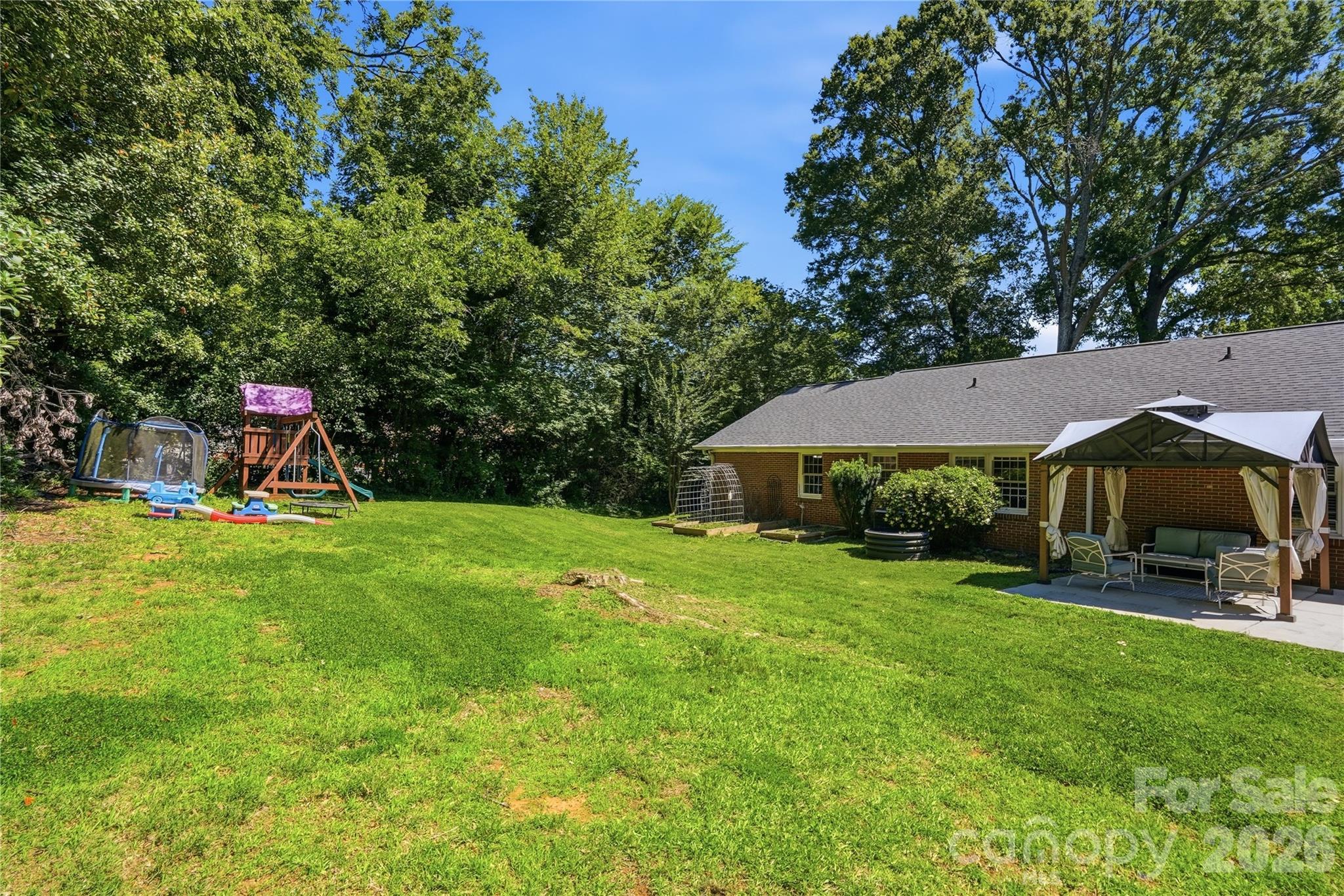 1859 Selma Street Property Photo 32