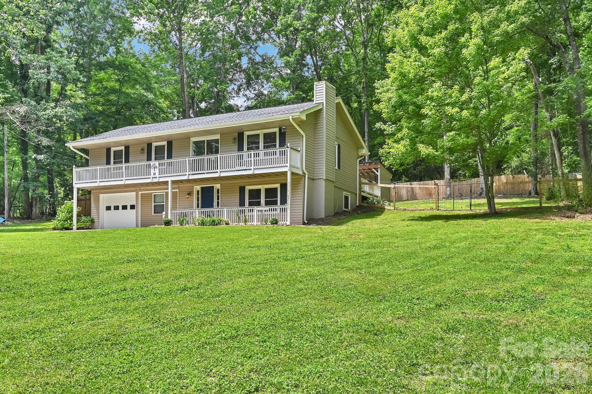 11 Greenwood Acres Drive Property Photo 2