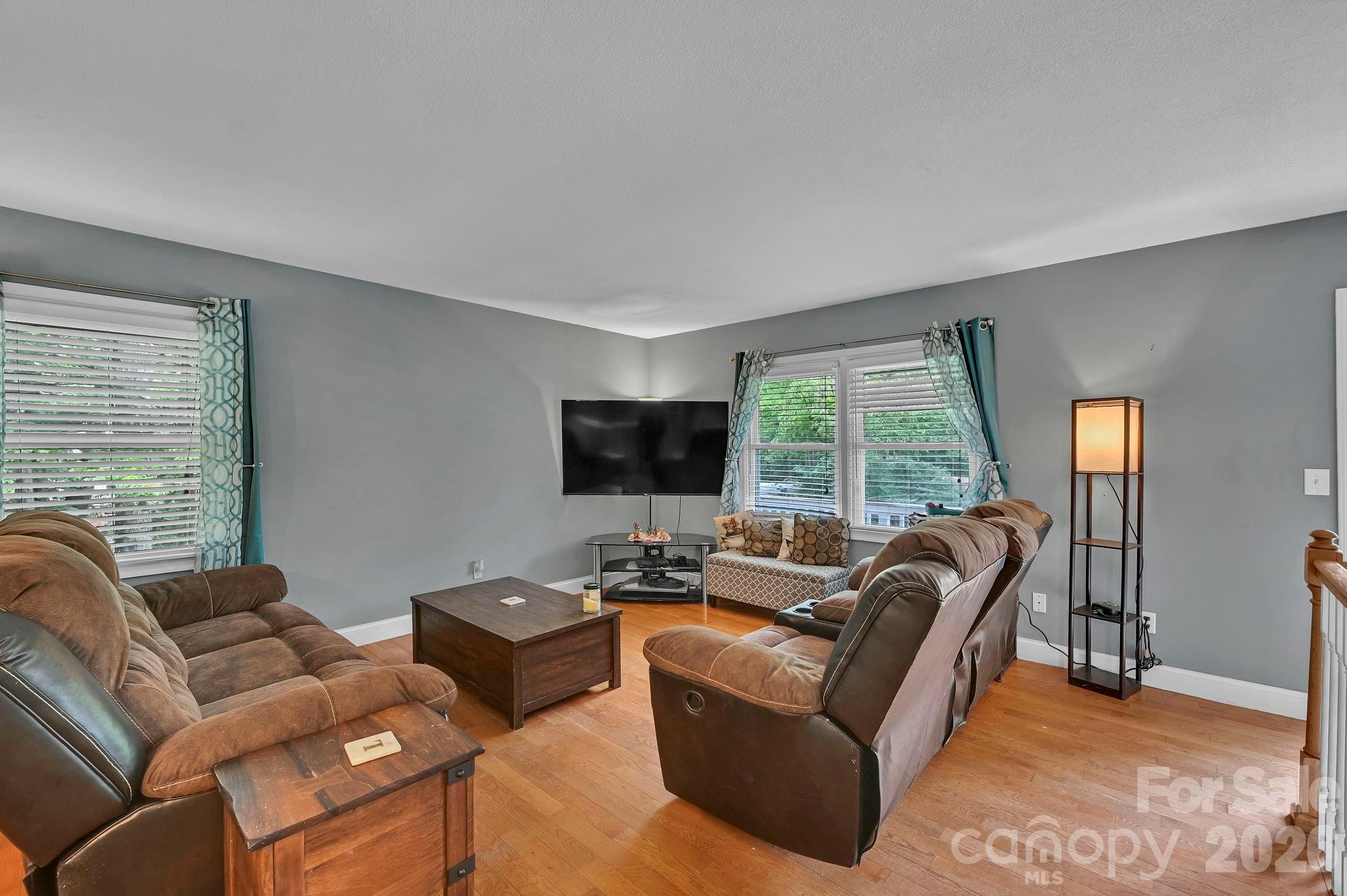 11 Greenwood Acres Drive Property Photo 7