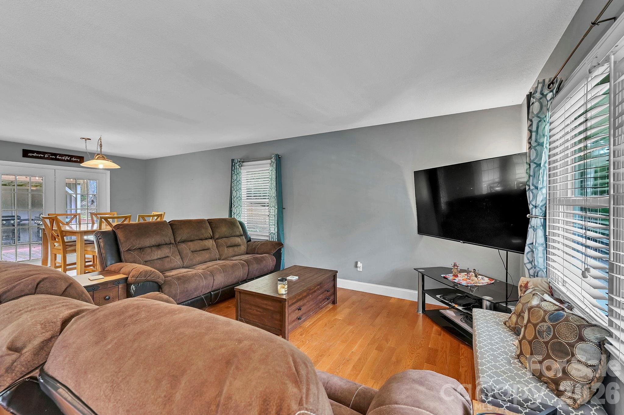 11 Greenwood Acres Drive Property Photo 8