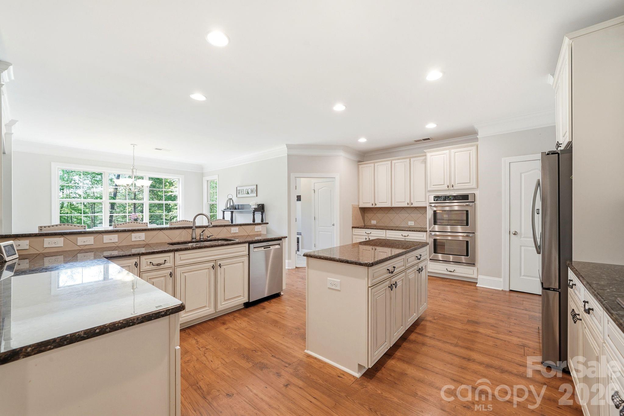 3060 Feathers Drive Property Photo 8