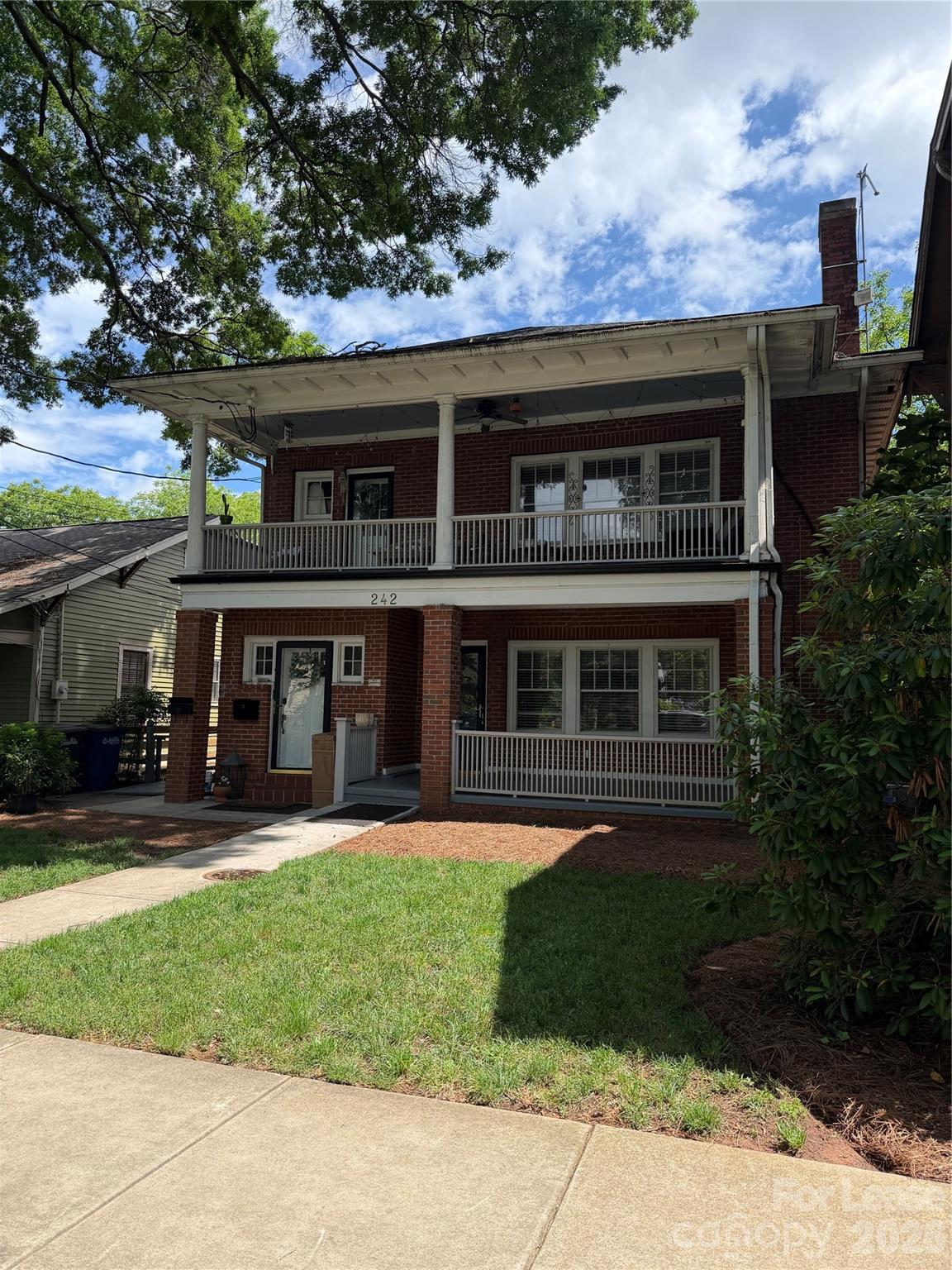242 E Broad Street Property Photo 2