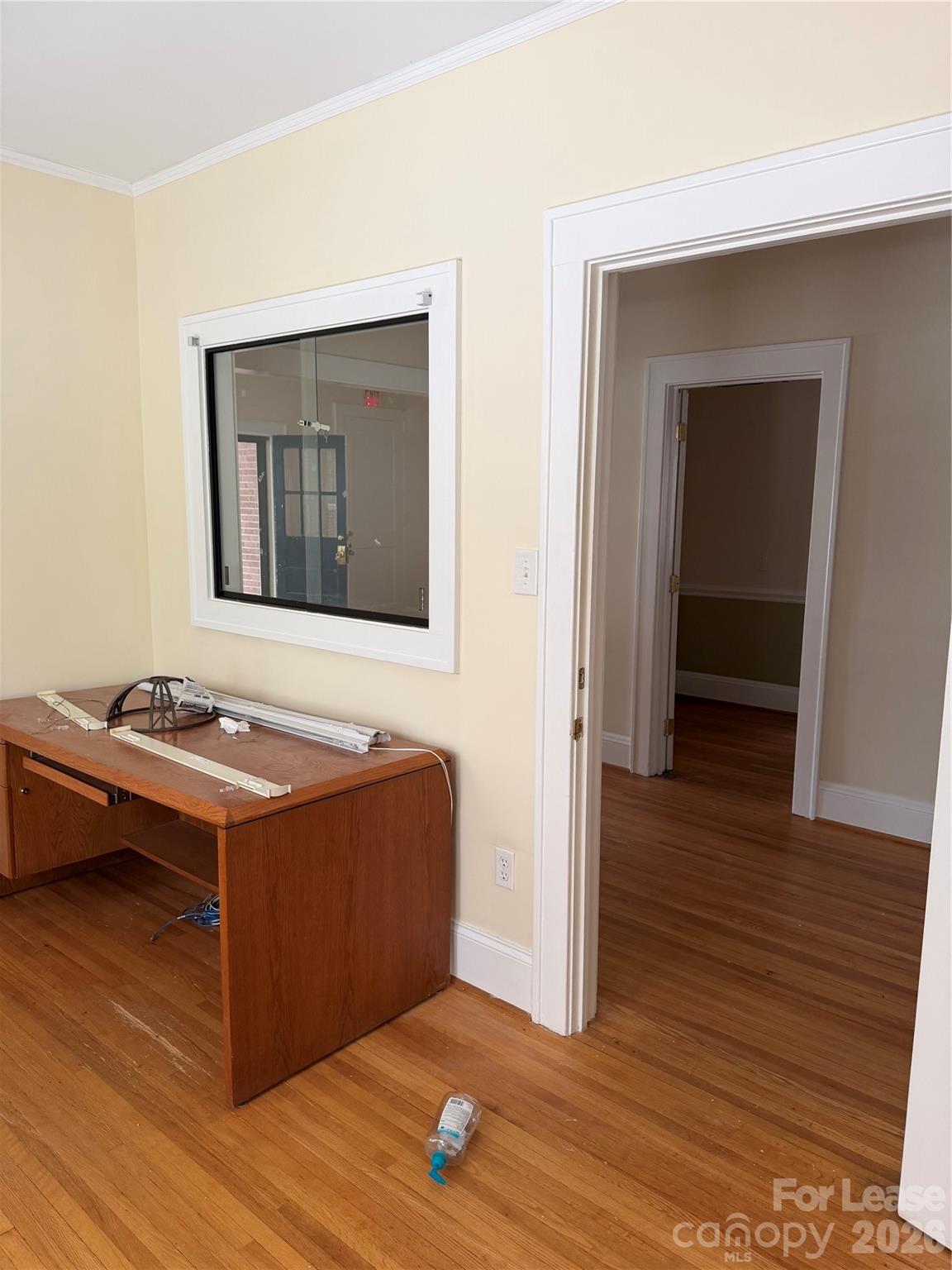 242 E Broad Street Property Photo 8