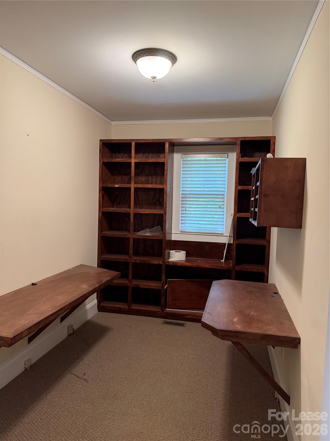 242 E Broad Street Property Photo 12