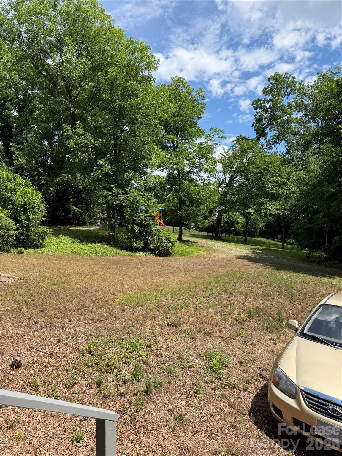242 E Broad Street Property Photo 18