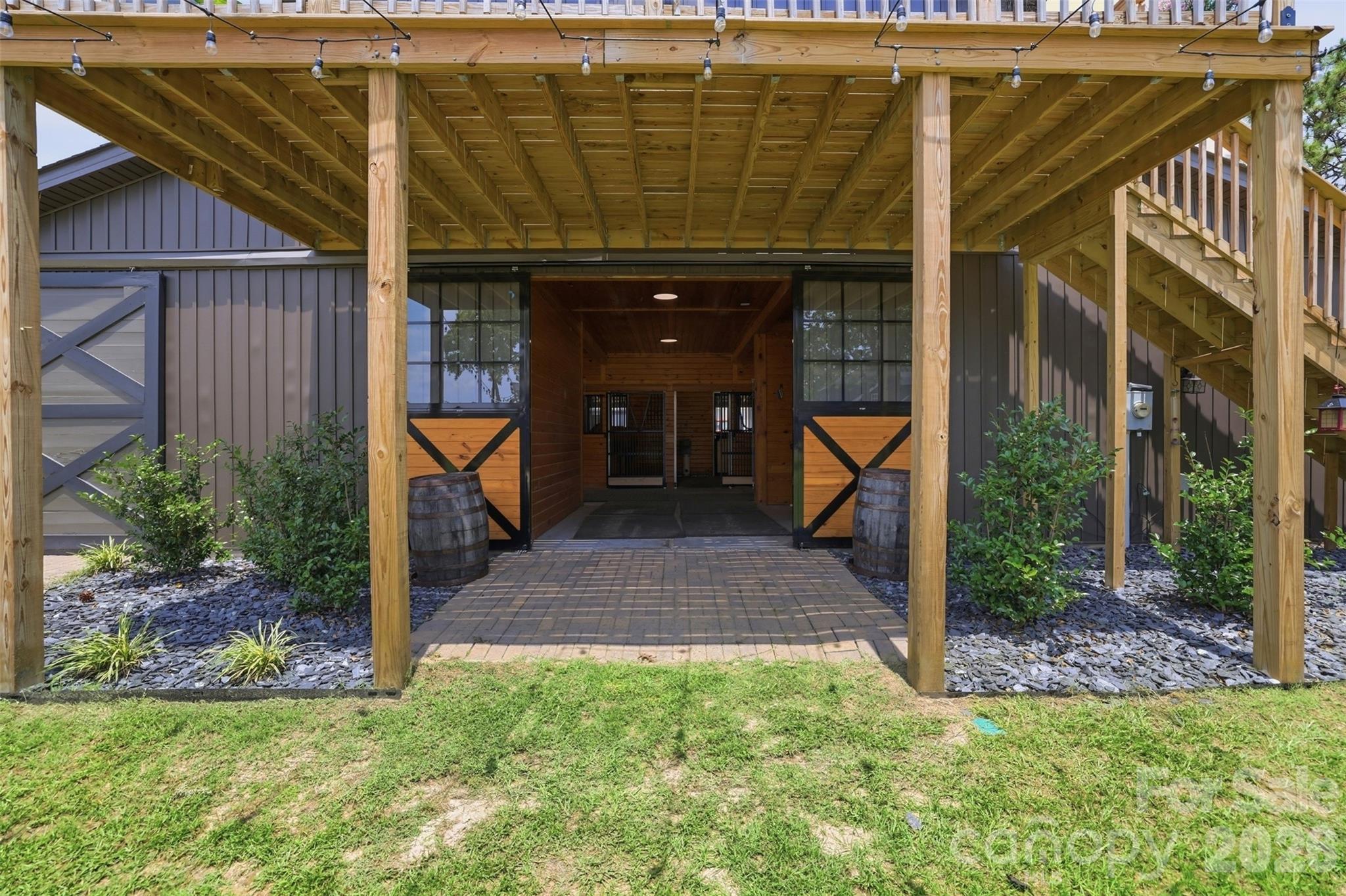 8520 Stock Horse Trail Property Photo 10