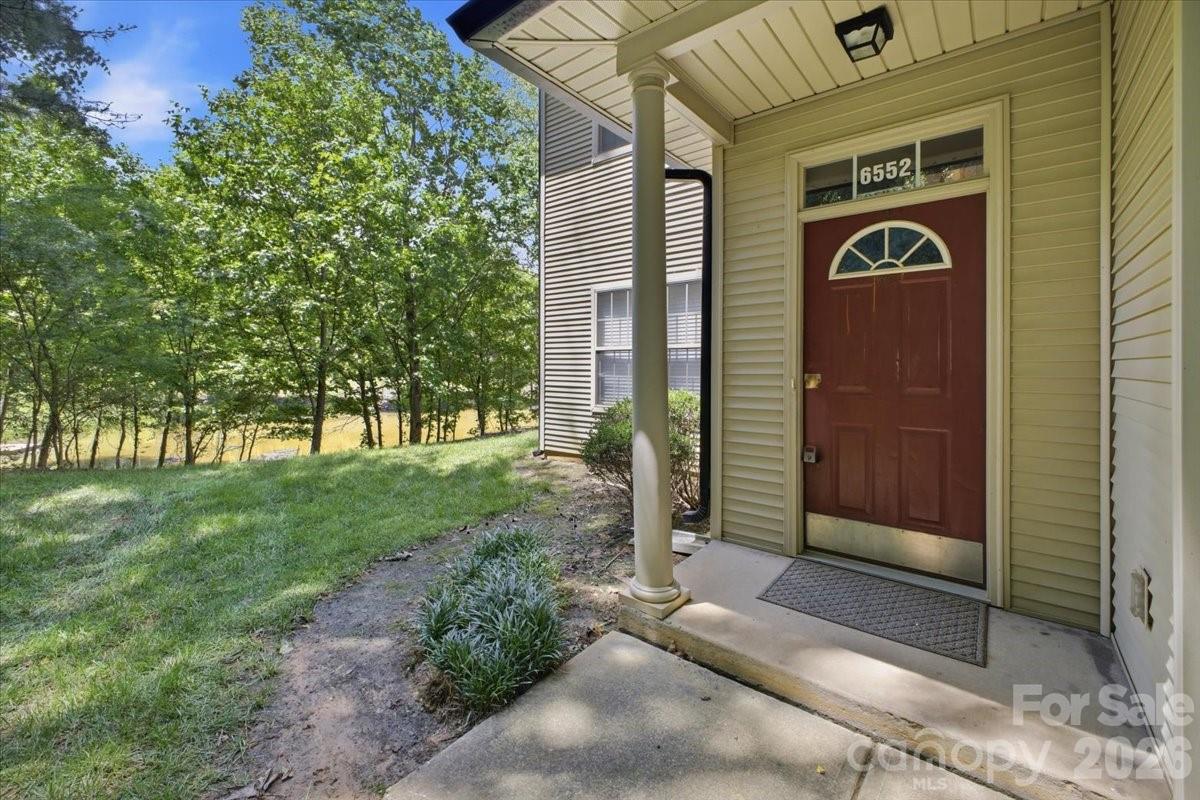 6552 Quarterbridge Lane Property Photo 3