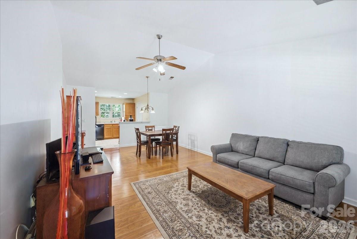 6552 Quarterbridge Lane Property Photo 9