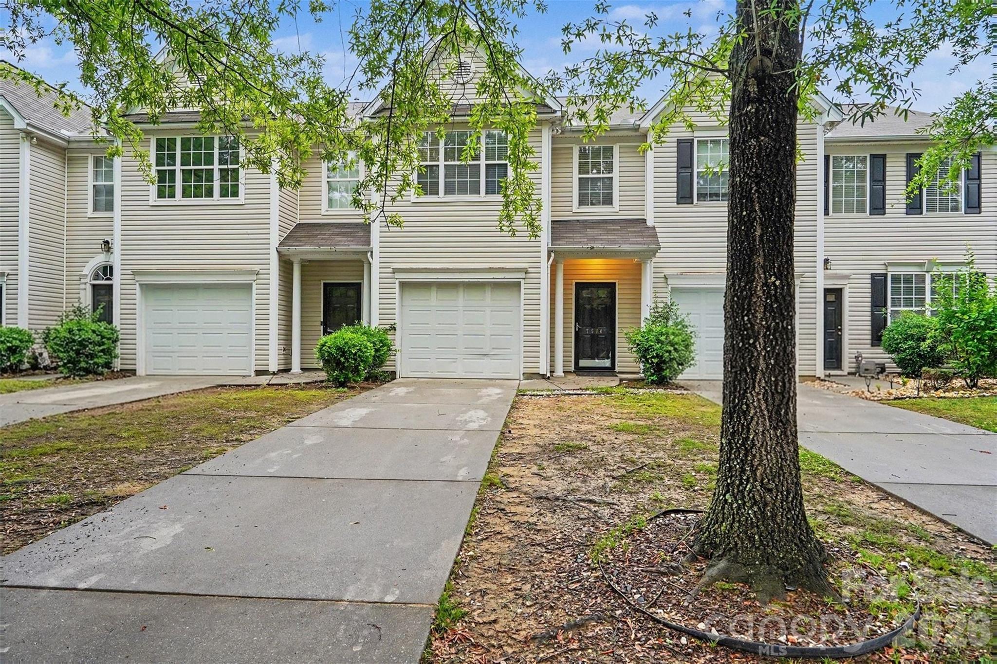 7514 Abigail Glen Drive Property Photo 1