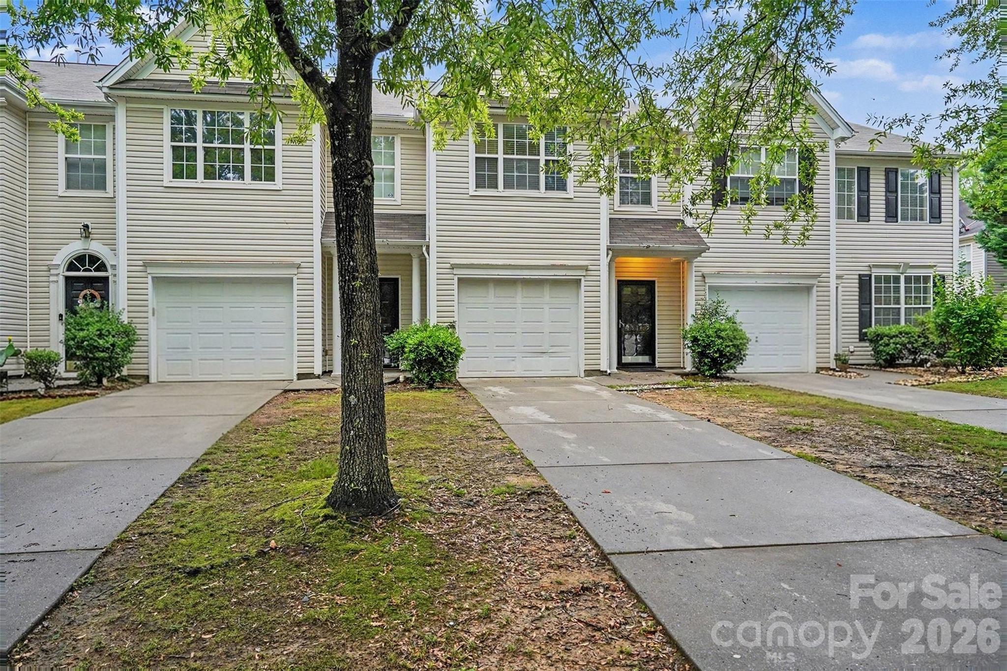 7514 Abigail Glen Drive Property Photo 2