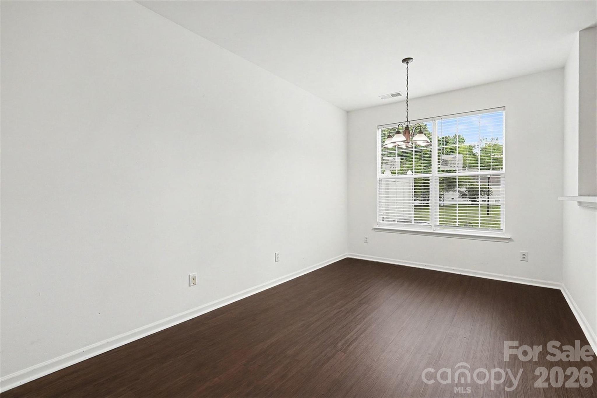 7514 Abigail Glen Drive Property Photo 6